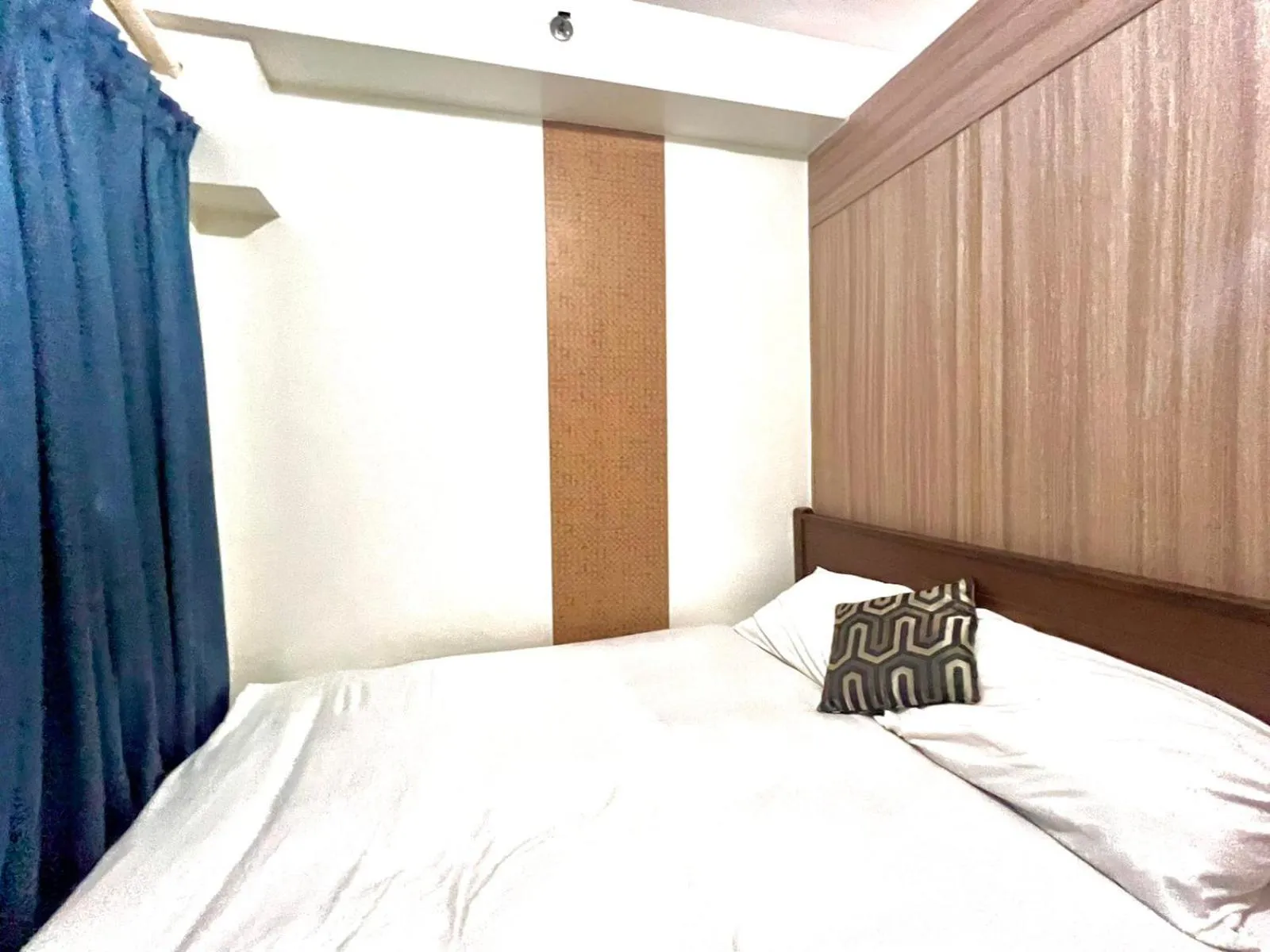 Bedroom, Bed in Mall Of Asia - Aseana Prime Accommodations
