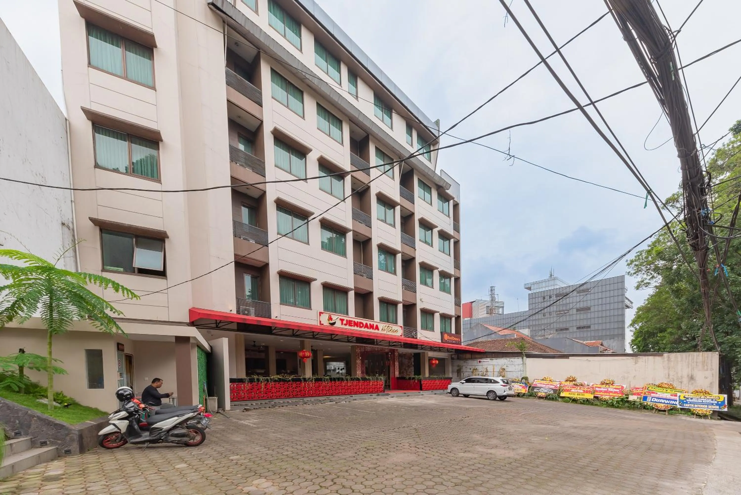 Facade/entrance in RedDoorz Premium near Paris Van Java Mall