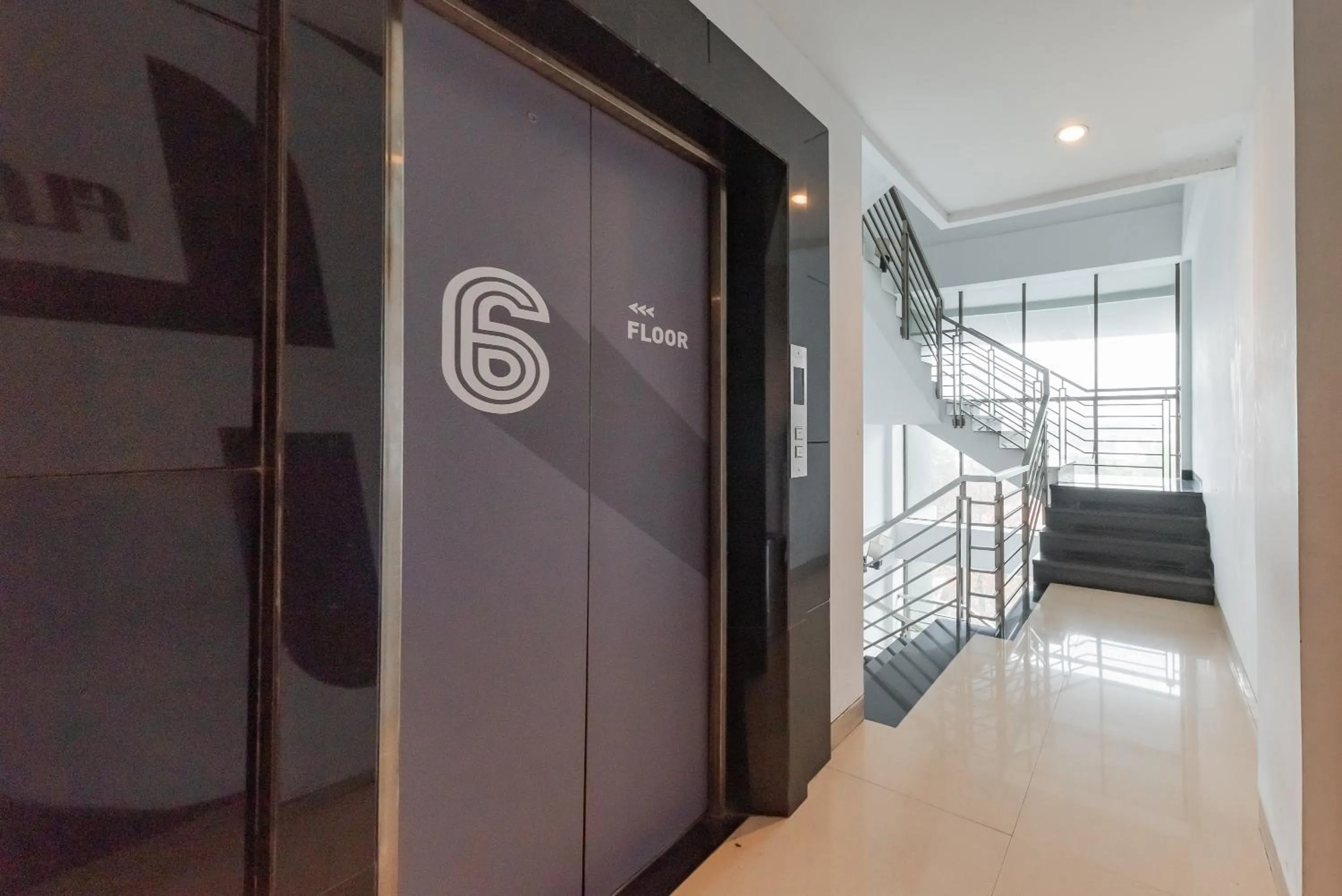 Property building in RedDoorz Premium near Paris Van Java Mall