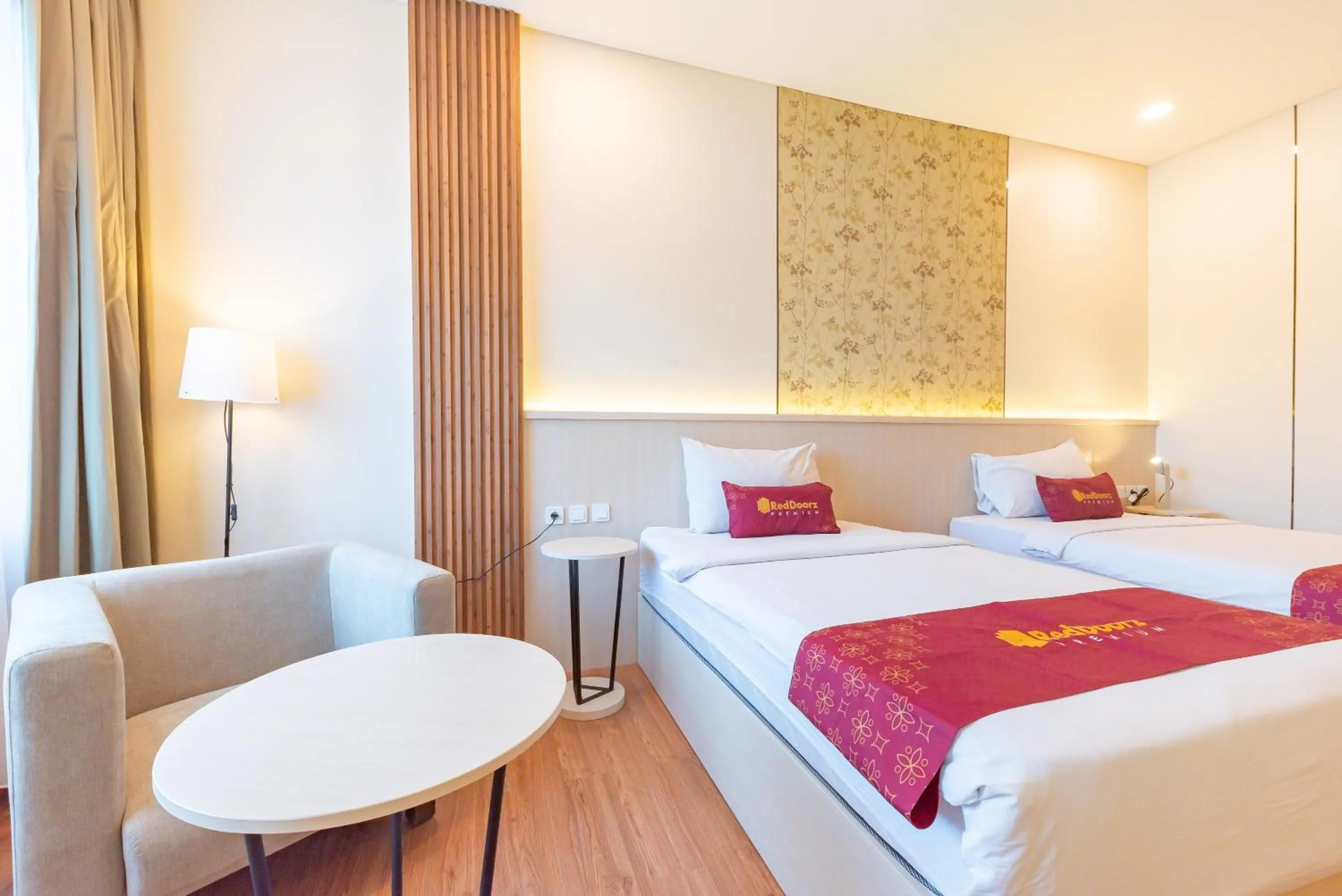 Bedroom, Bed in RedDoorz Premium near Paris Van Java Mall