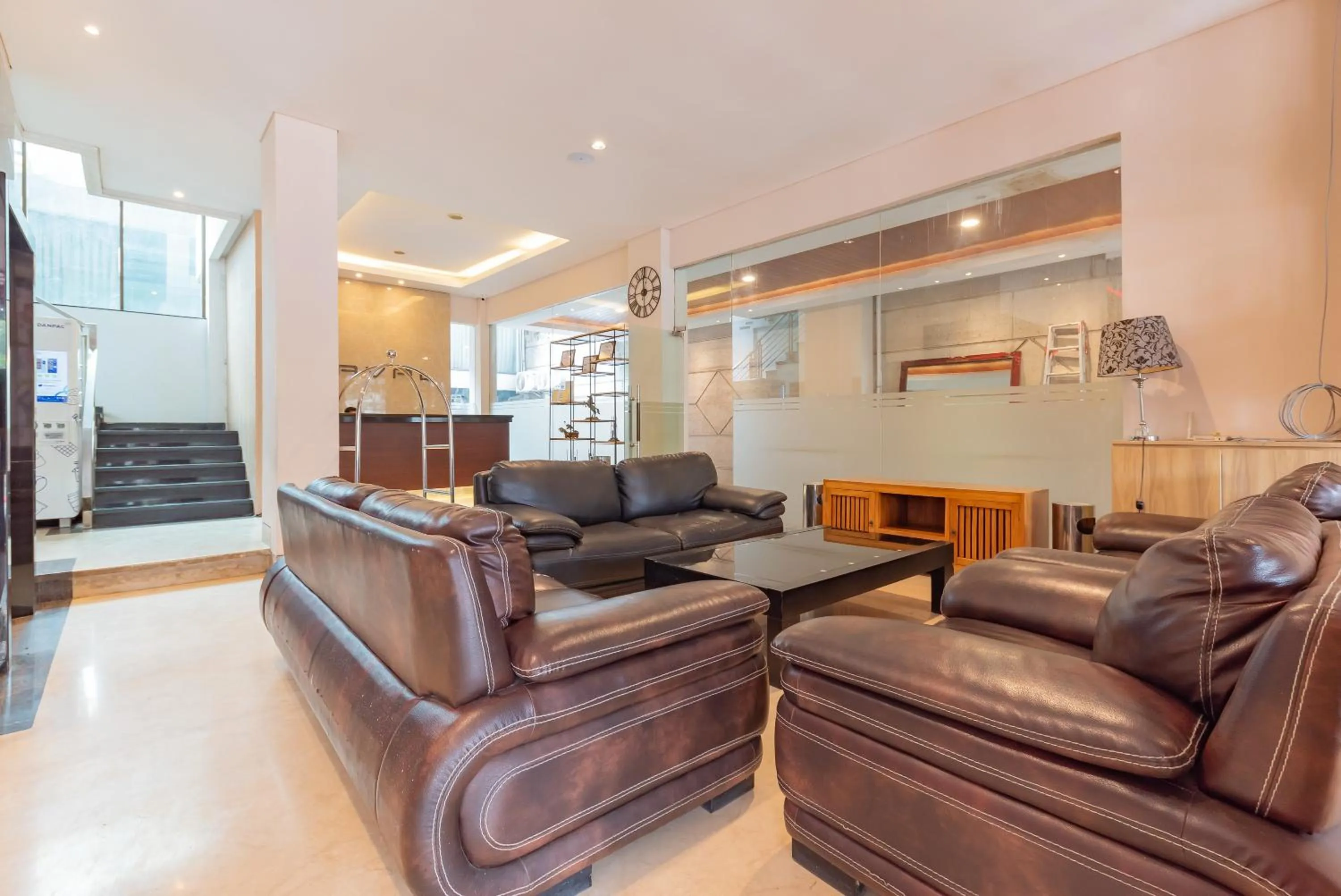 Seating area in RedDoorz Premium near Paris Van Java Mall