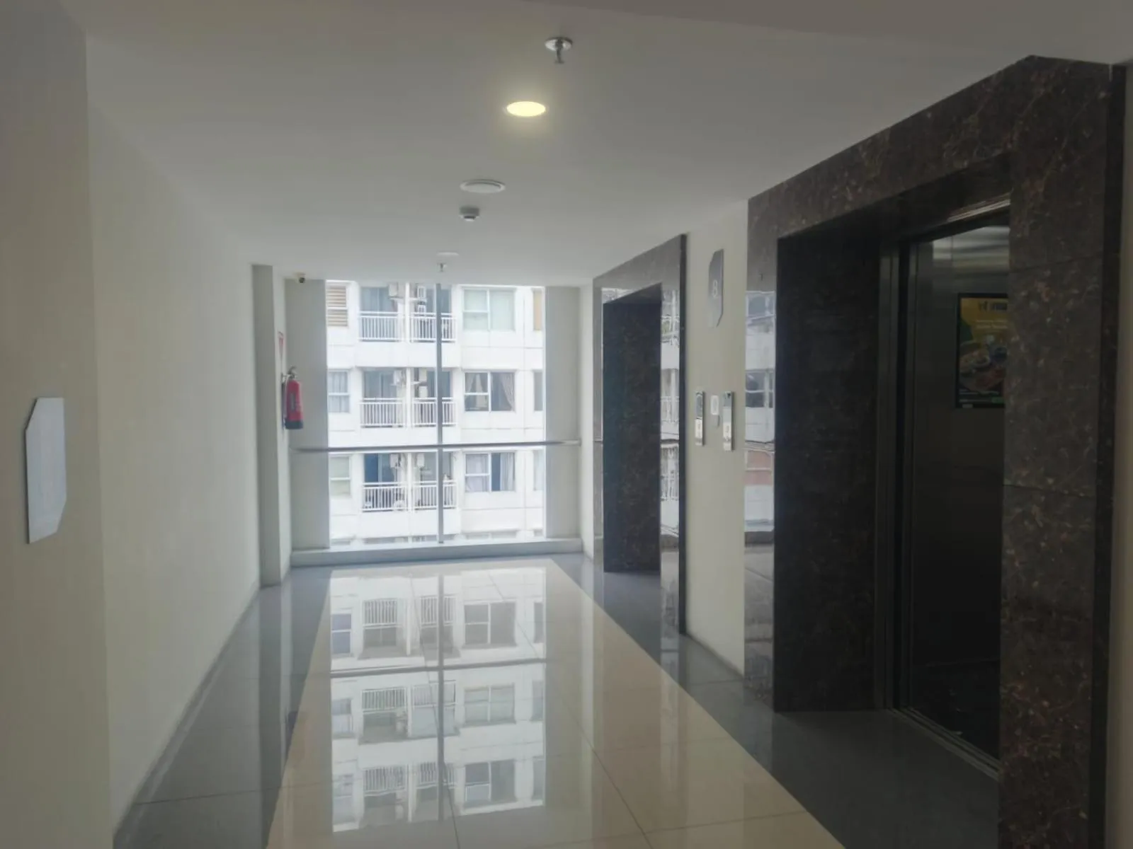 elevator in Loft Privato, Jakarta