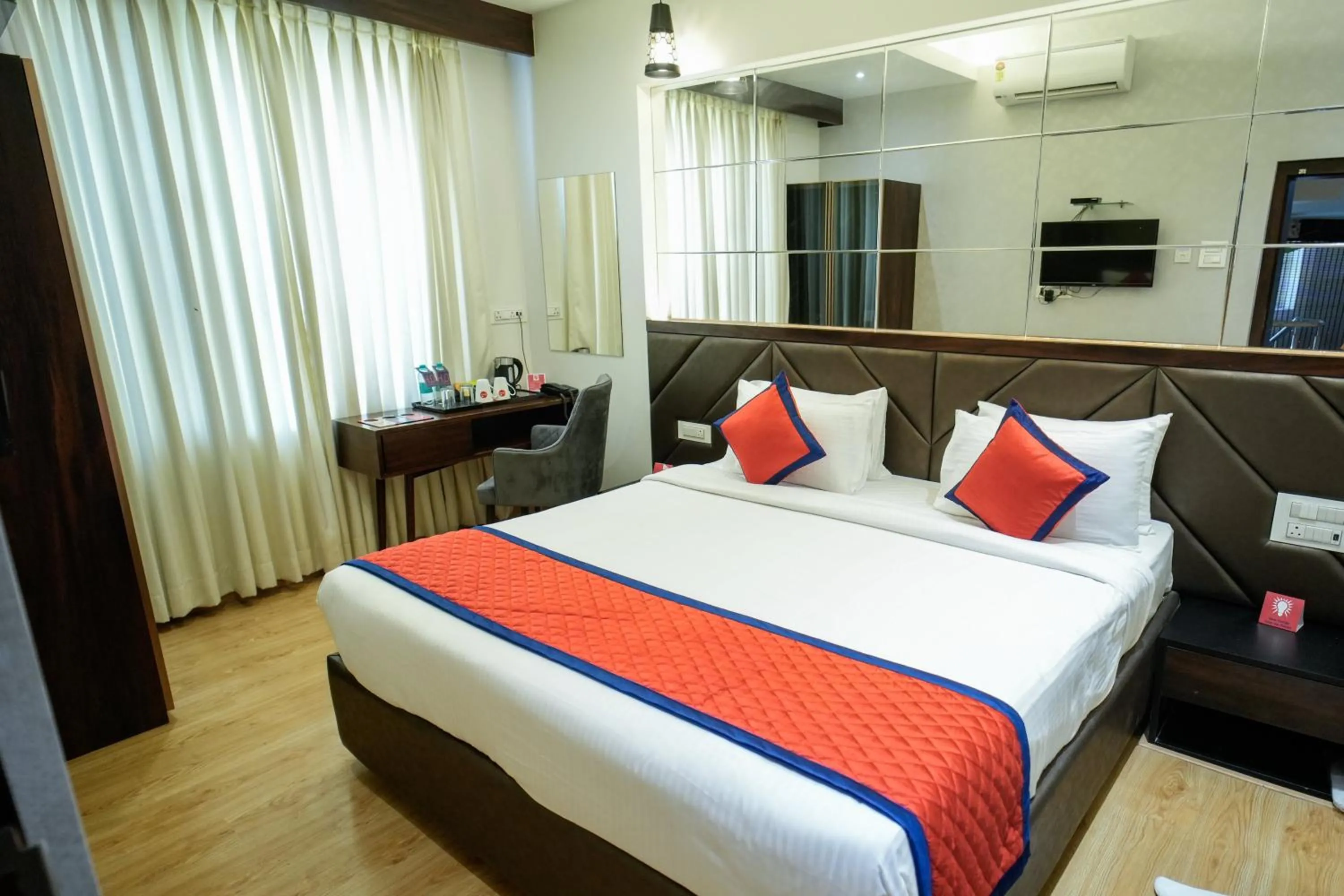 Standard Queen Room - single occupancy in Spree Manor Hotel