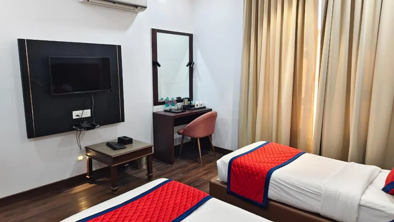 Superior Twin Room - single occupancy in Spree Manor Hotel