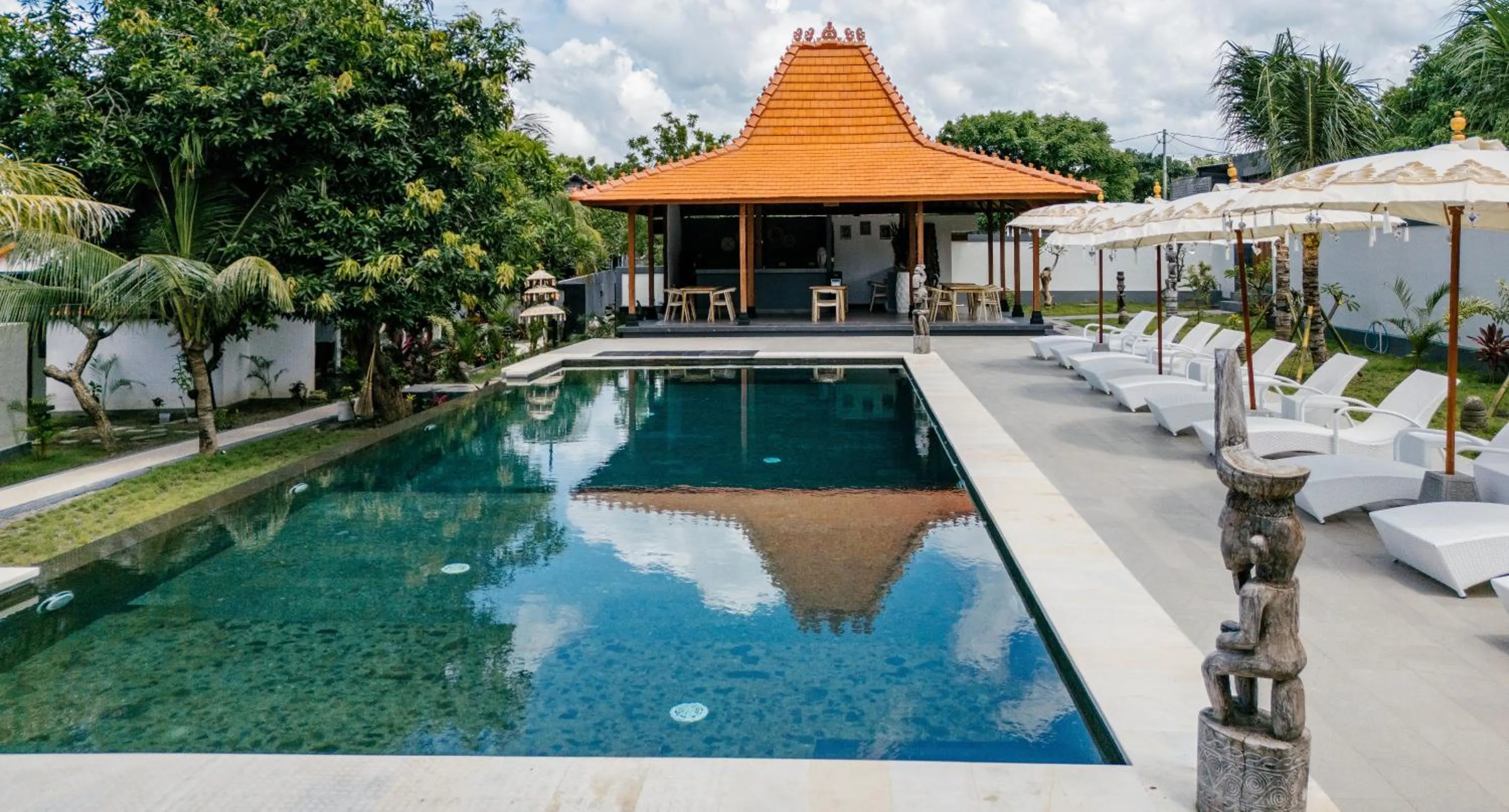 Swimming pool in Bubu Homestay Tulamben