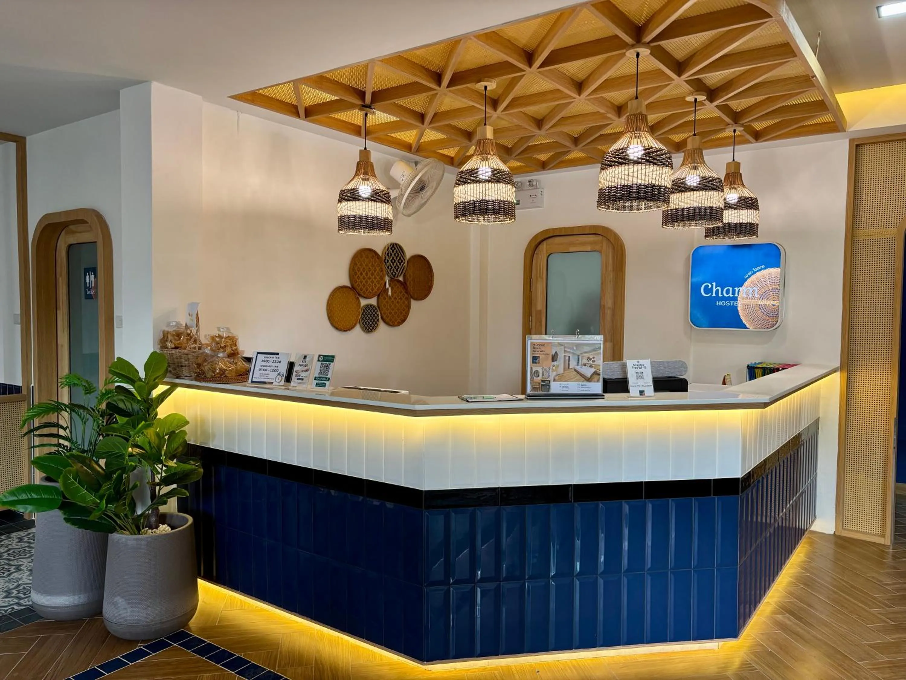 Lobby or reception in Charm Hostel at Pratumnak