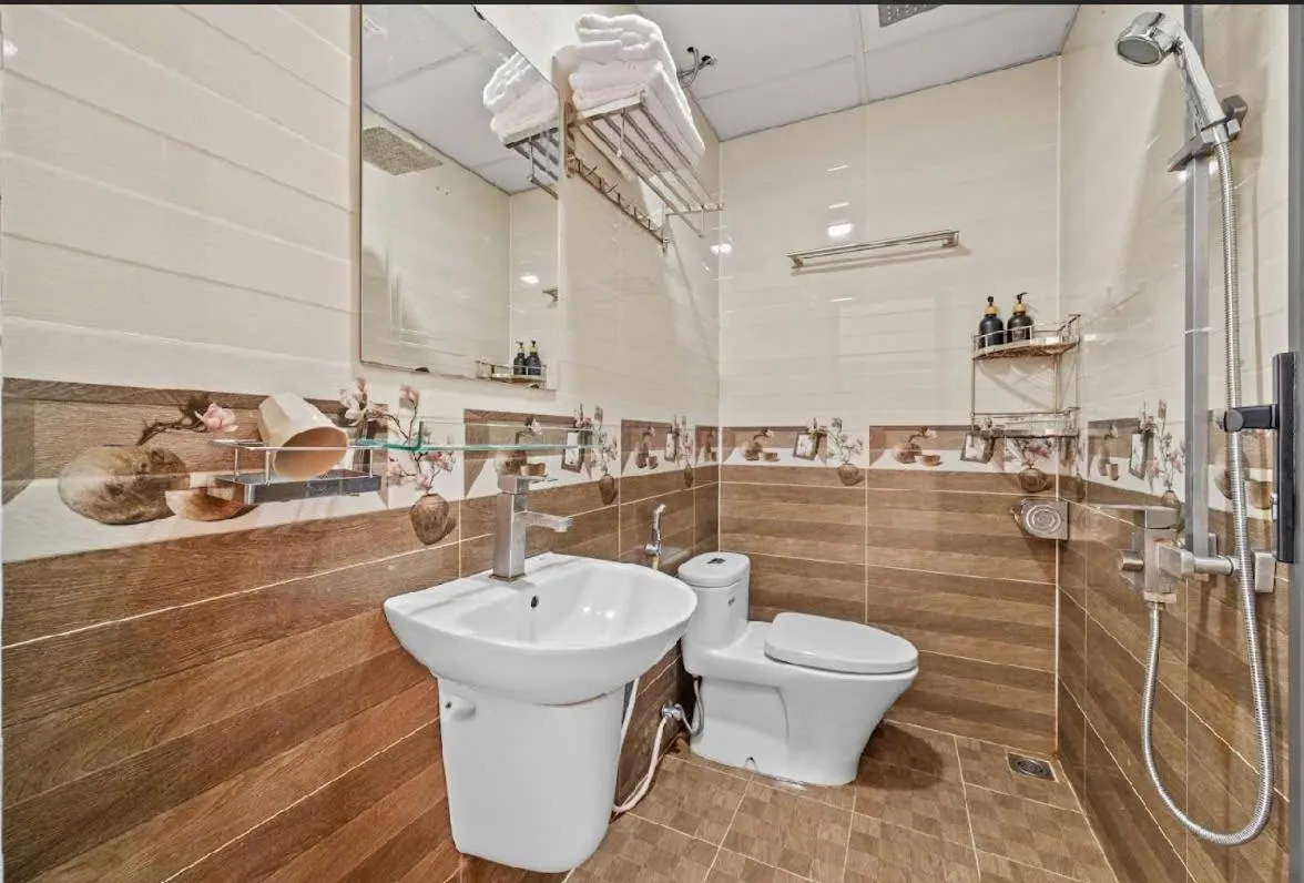 Bear Hotel & Homestay