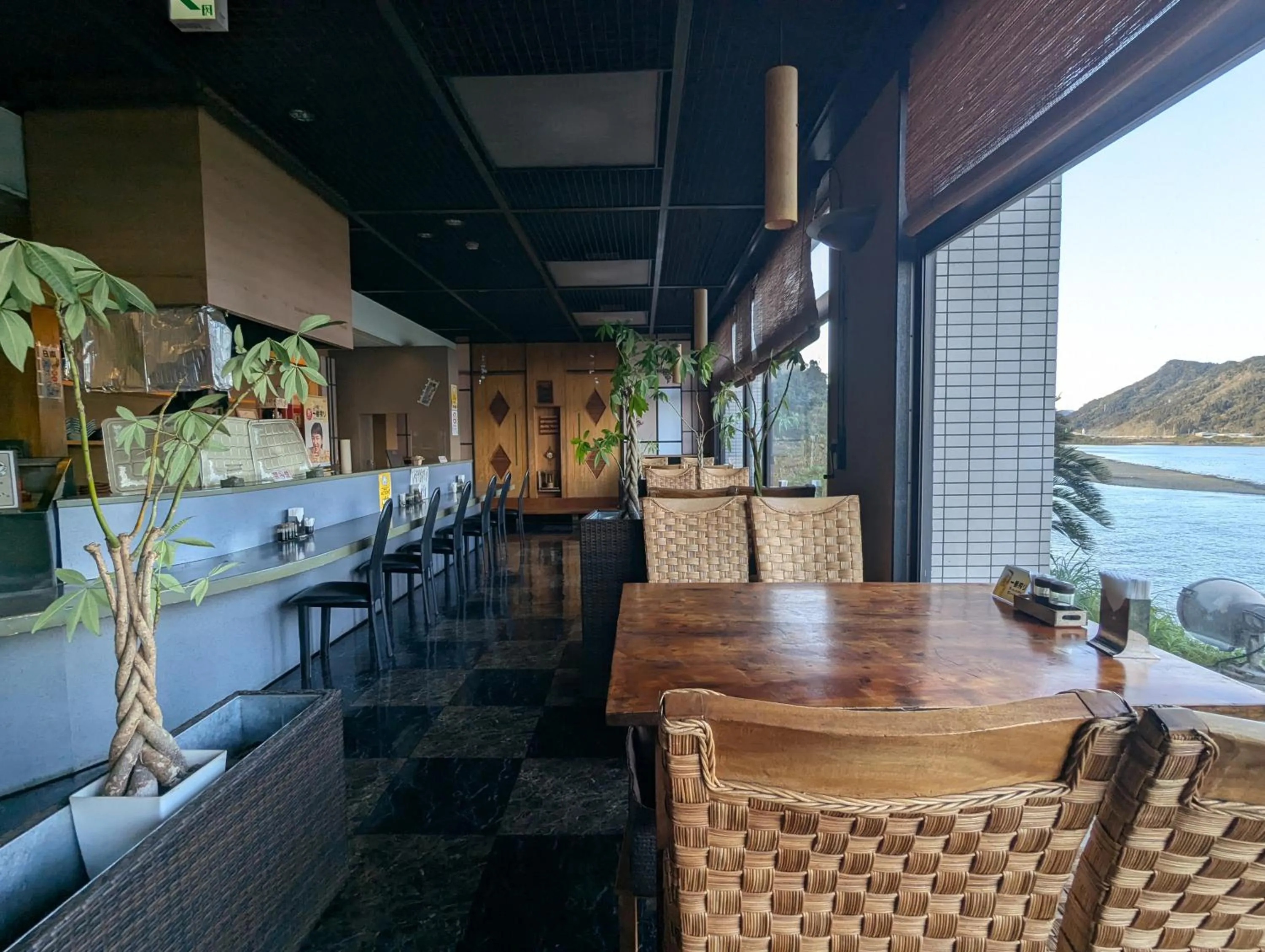 Restaurant/places to eat in Hotel SEASONS NICHINAN