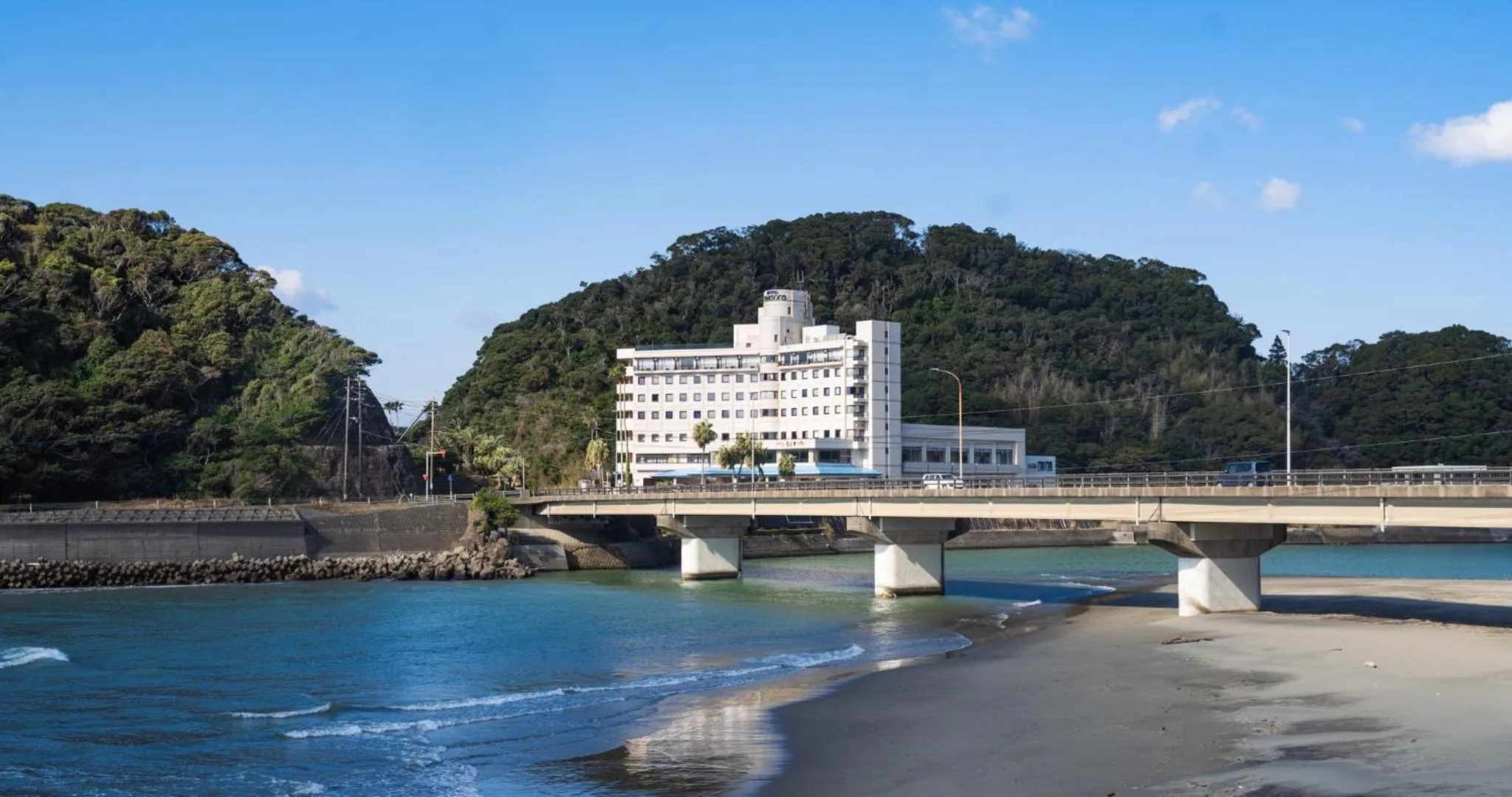 Property building in Hotel SEASONS NICHINAN