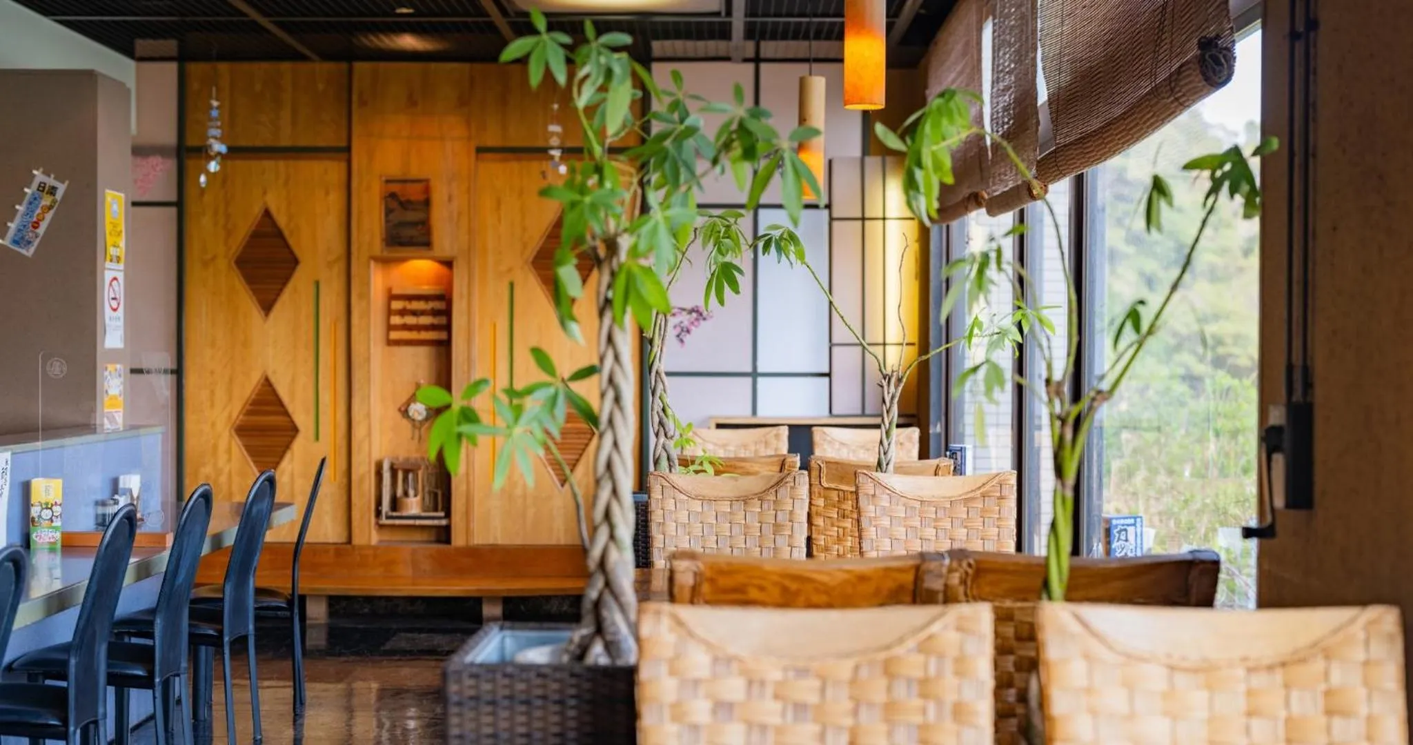 Restaurant/places to eat in Hotel SEASONS NICHINAN