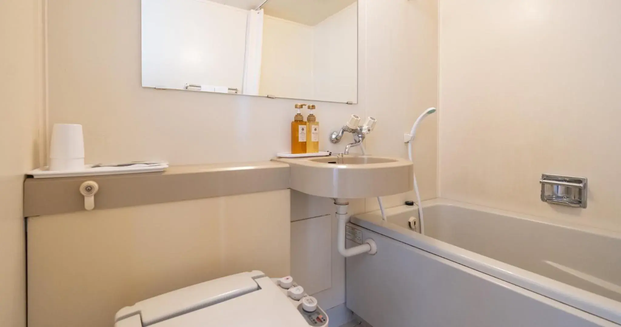 Economy Twin Room in Hotel SEASONS NICHINAN Economy Twin Room in Hotel SEASONS NICHINAN