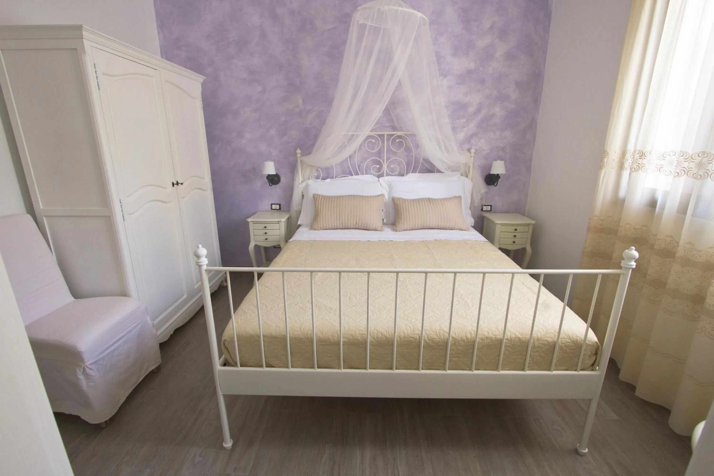 Bedroom, Bed in Venustas