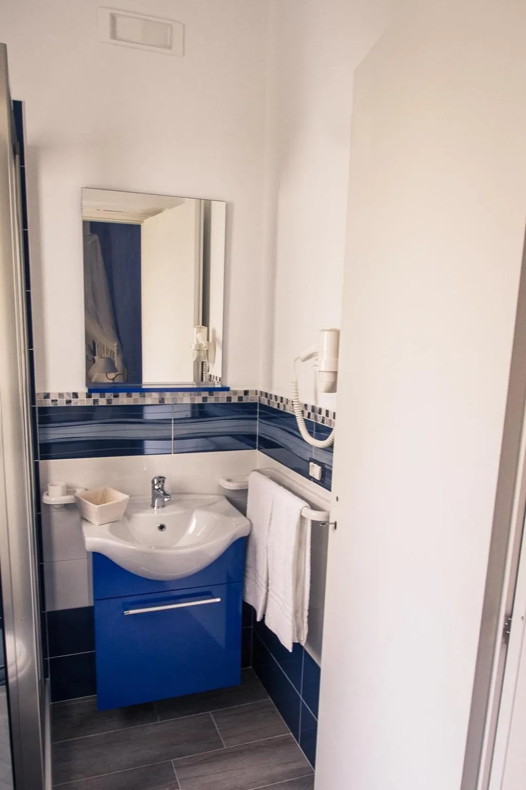 Bathroom in Venustas