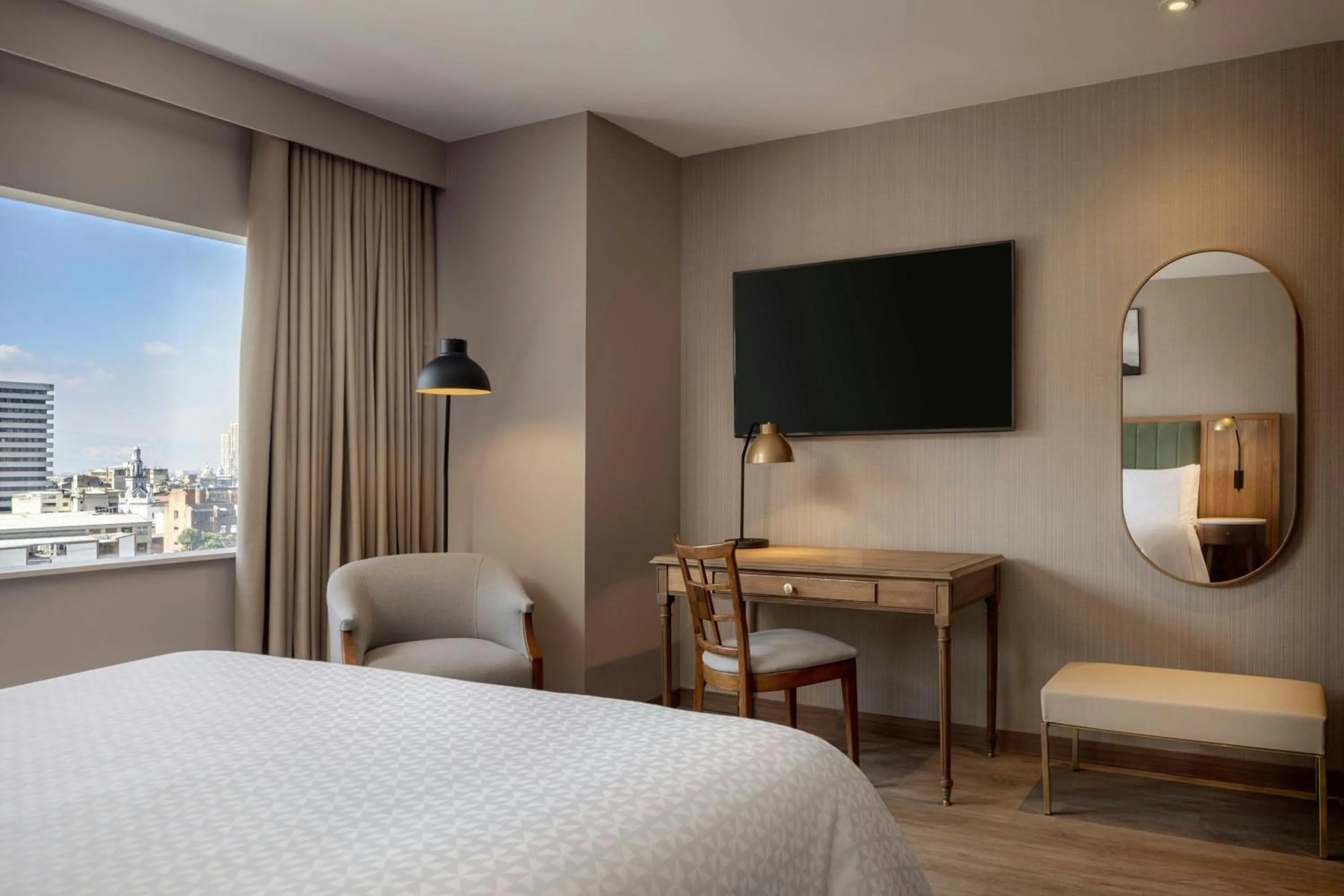 Photo of the whole room, Bed in Four Points by Sheraton Tequendama, Bogota