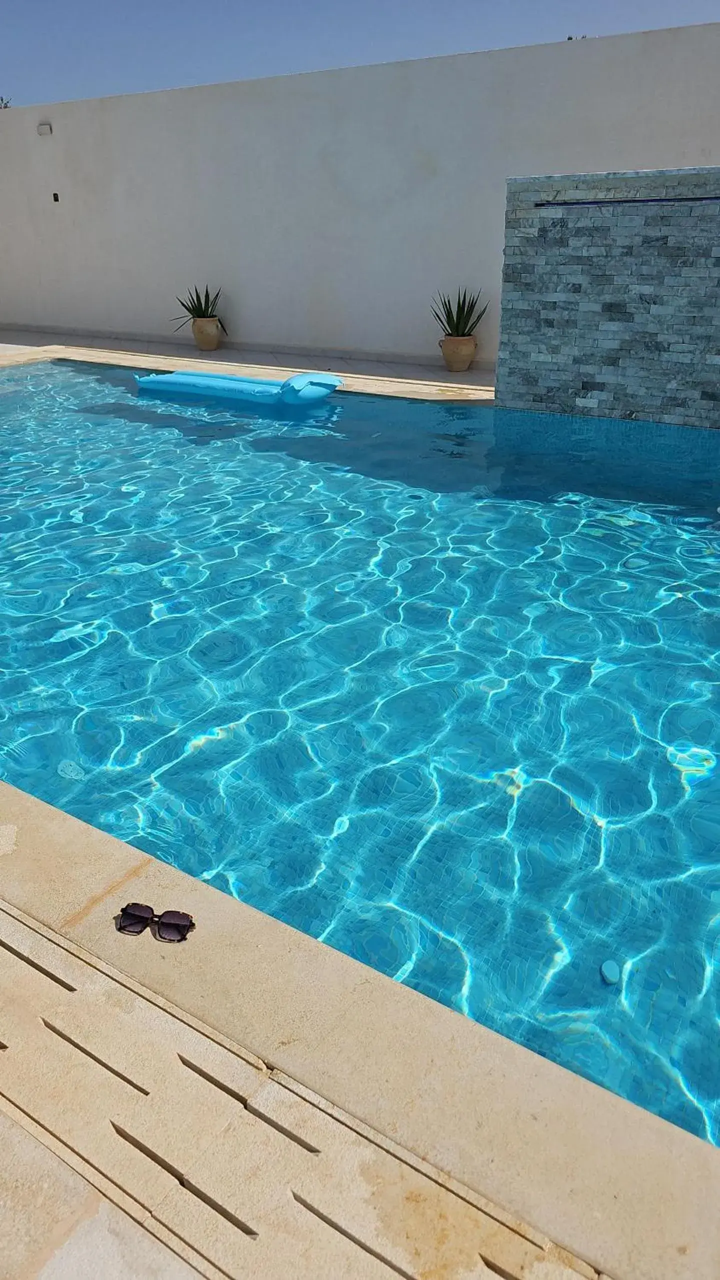 Three-Bedroom House in Villa privee Narjess grande piscine et jacuzzi Three-Bedroom House in Villa privee Narjess grande piscine et jacuzzi