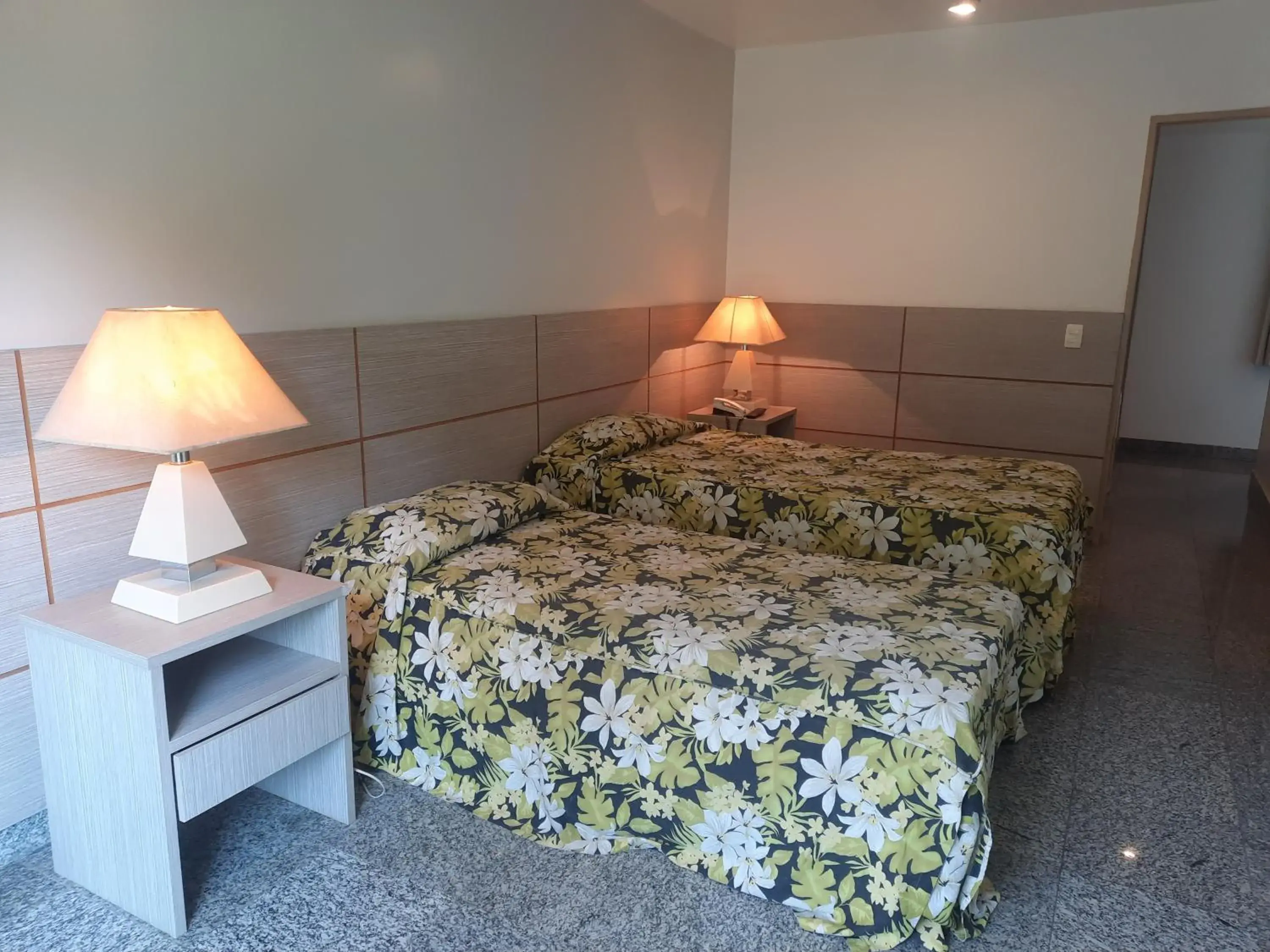 Standard Twin Room - single occupancy in Royalty Copacabana Hotel Standard Twin Room - single occupancy in Royalty Copacabana Hotel