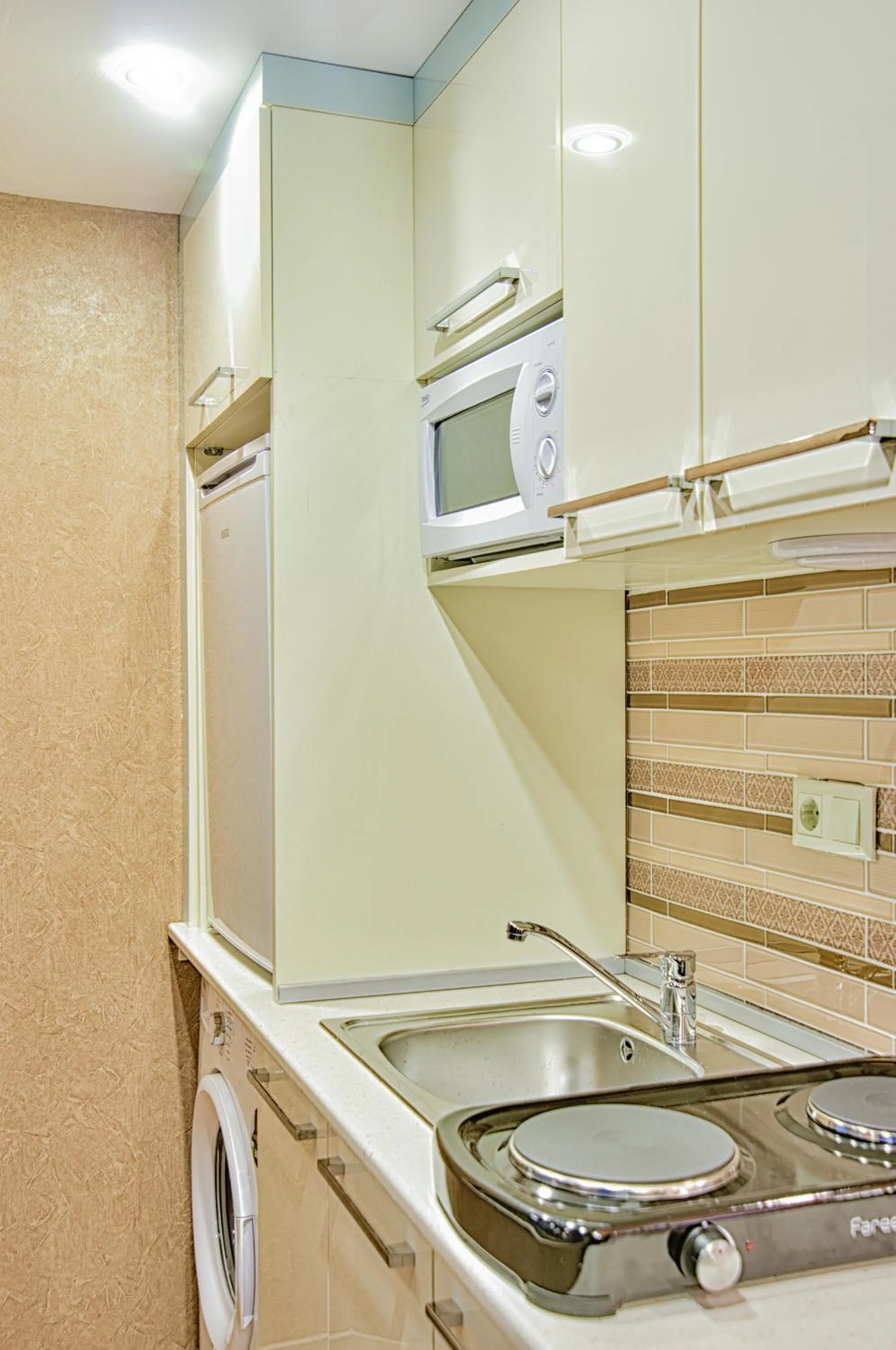 Kitchen or kitchenette in Best Fulya Suites