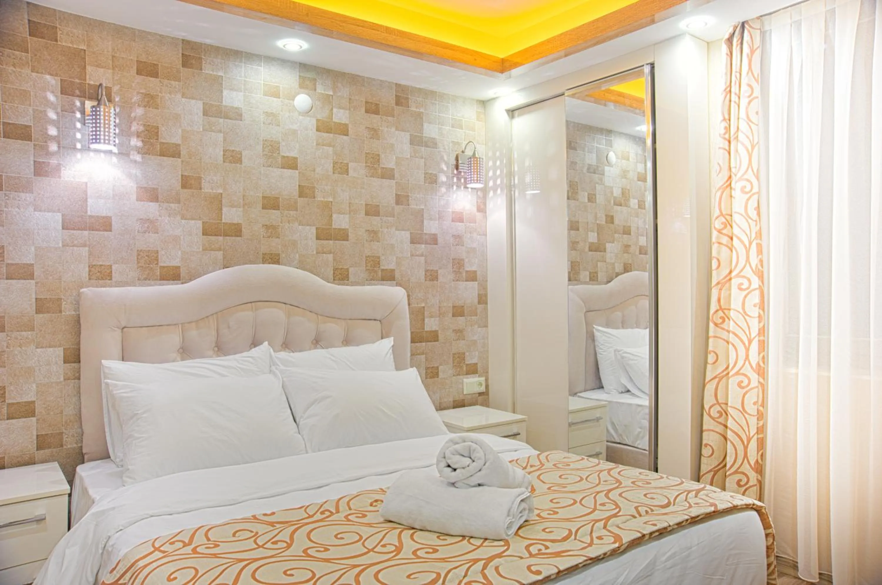 Bedroom, Bed in Best Fulya Suites