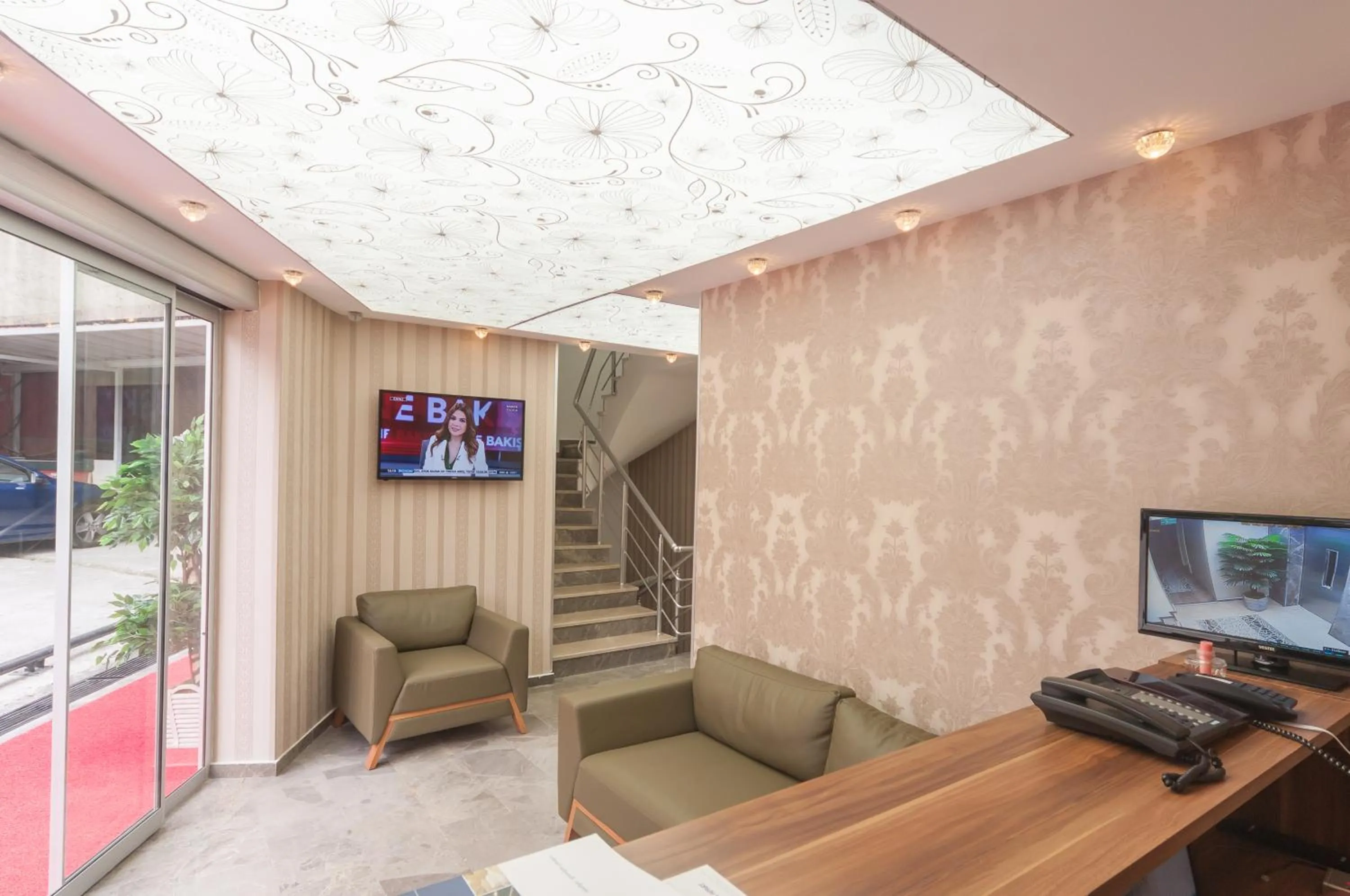 Lobby or reception in Best Fulya Suites