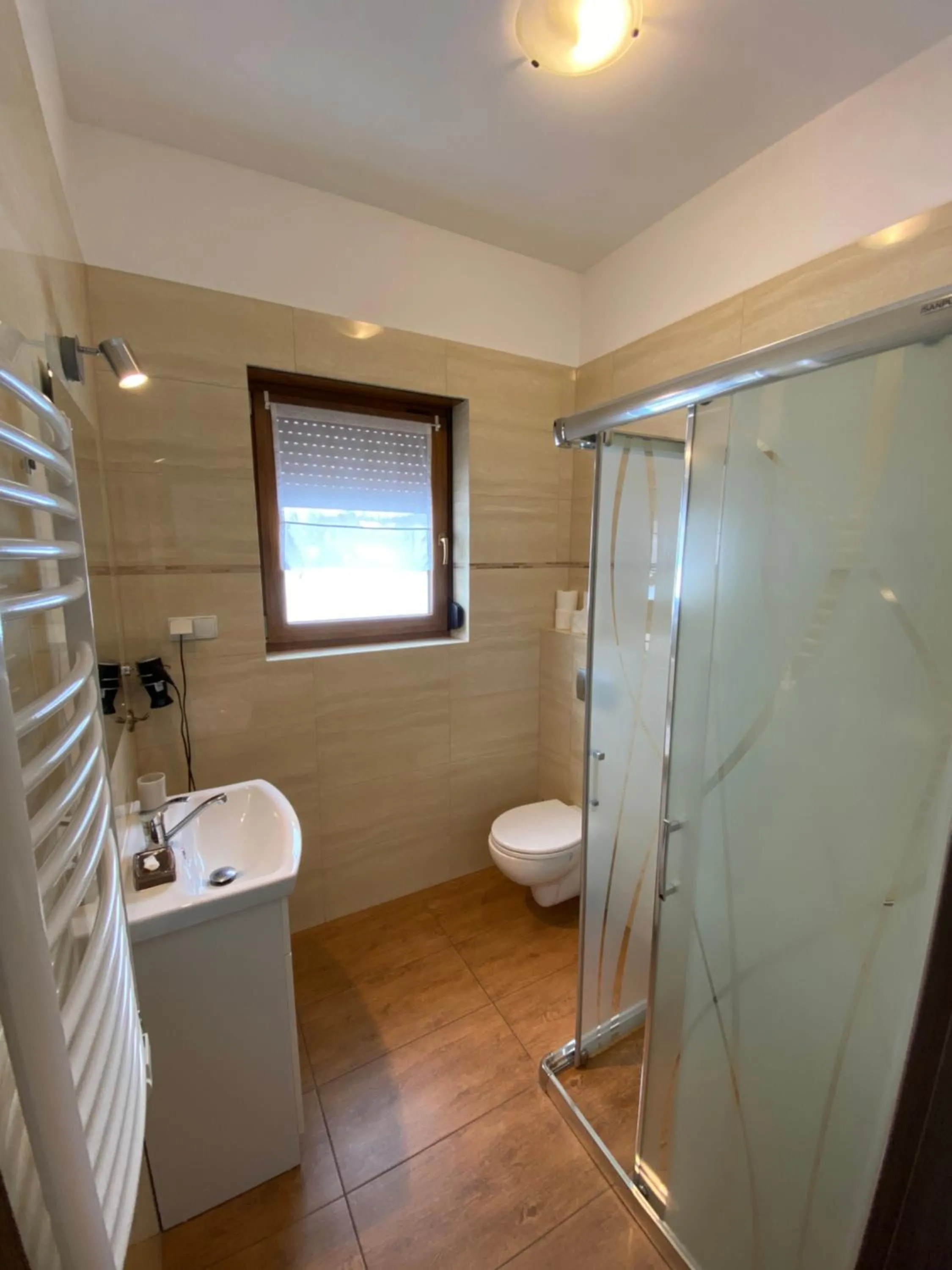 Bathroom in Dom Nad Brennica Pokoje i Apartamenty