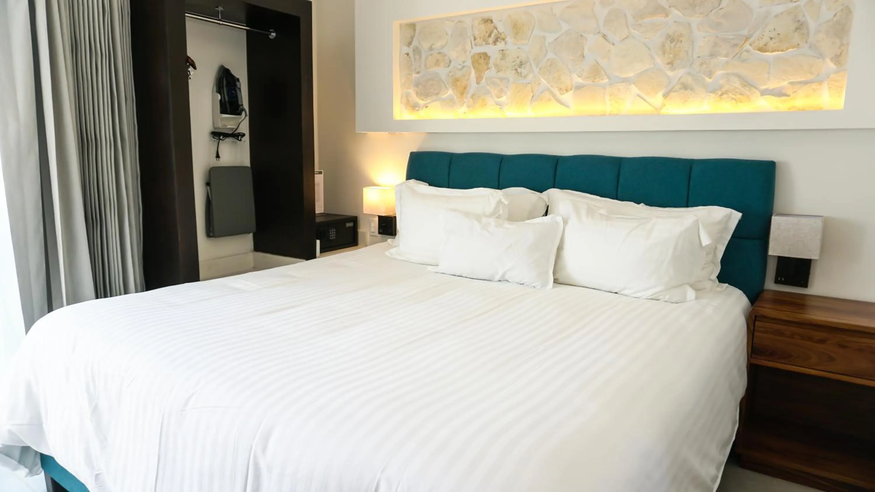 Bed in Hotel Loreto Palmar