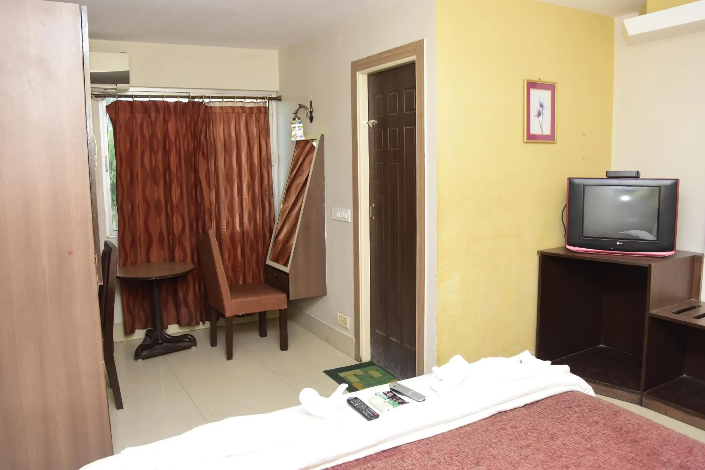 Photo of the whole room in Hotel Shreesh