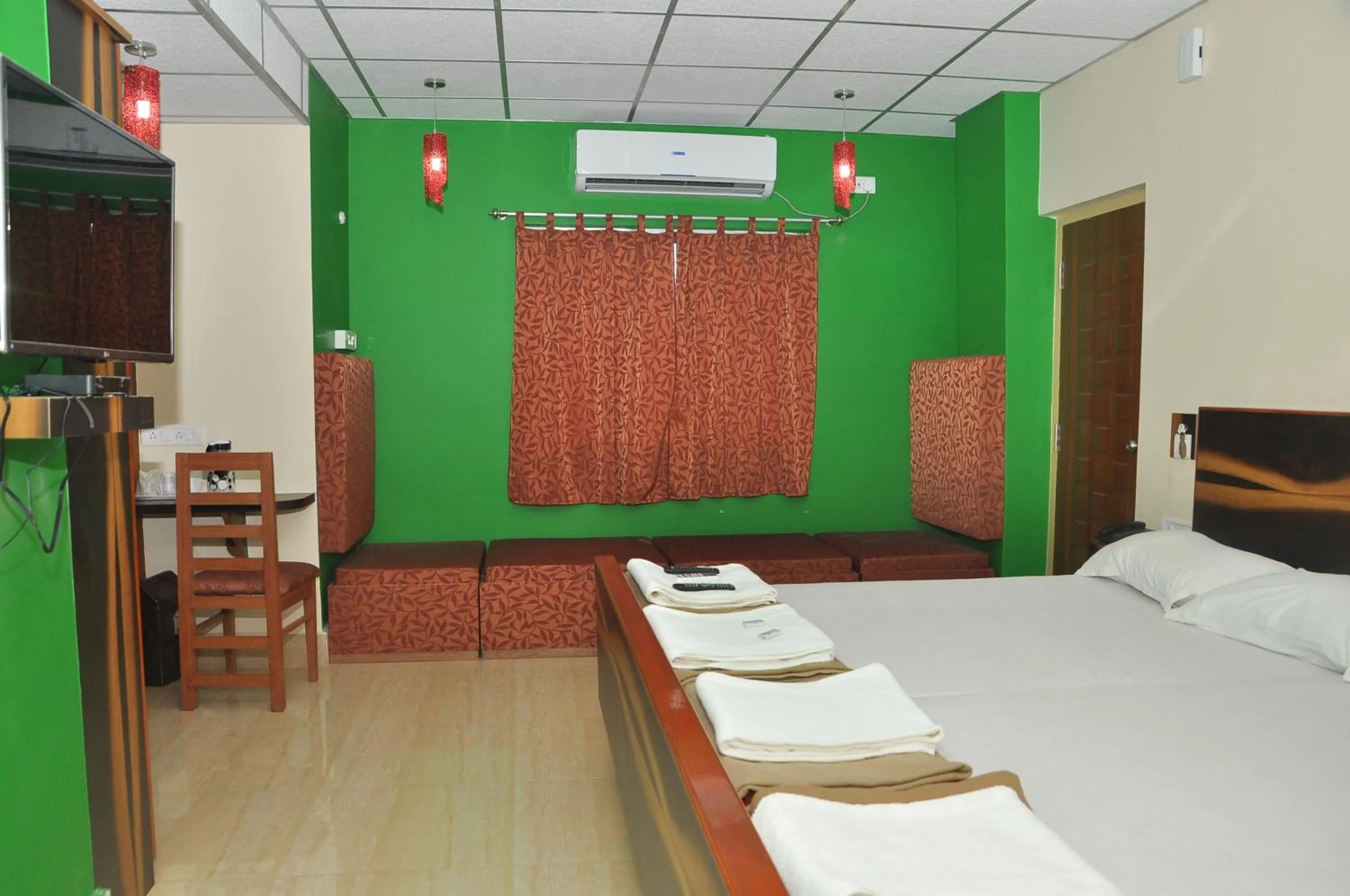 Photo of the whole room in Hotel Shreesh