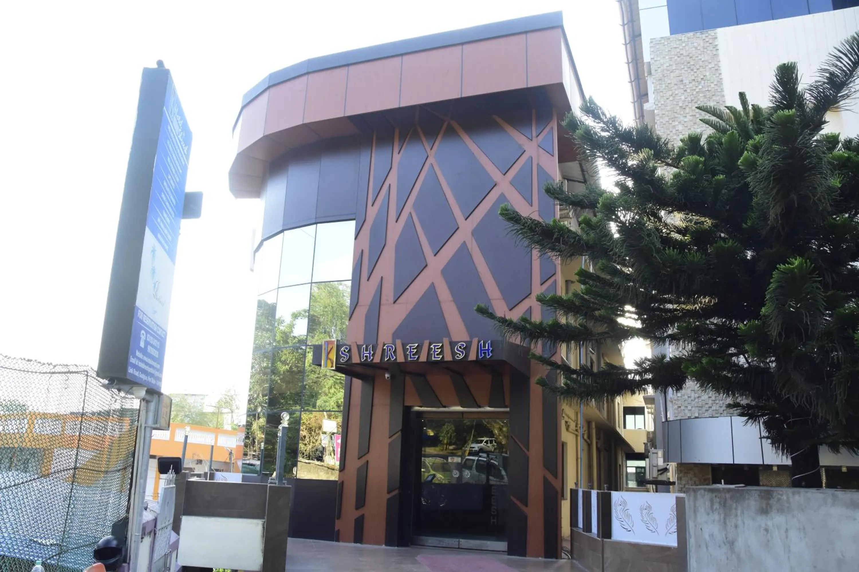 Property building in Hotel Shreesh