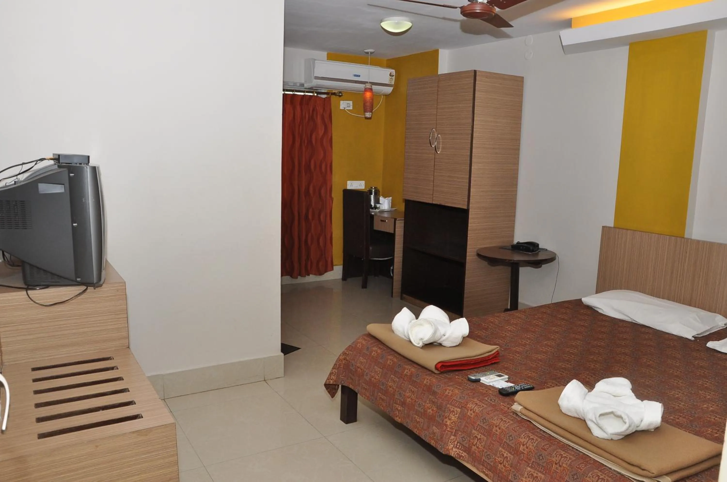 Photo of the whole room in Hotel Shreesh