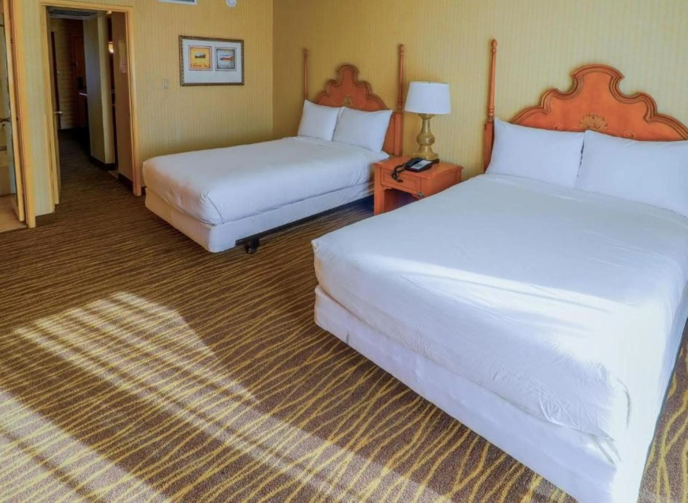 Bedroom, Bed in Studio 6 Phoenix, AZ – Sky Harbor