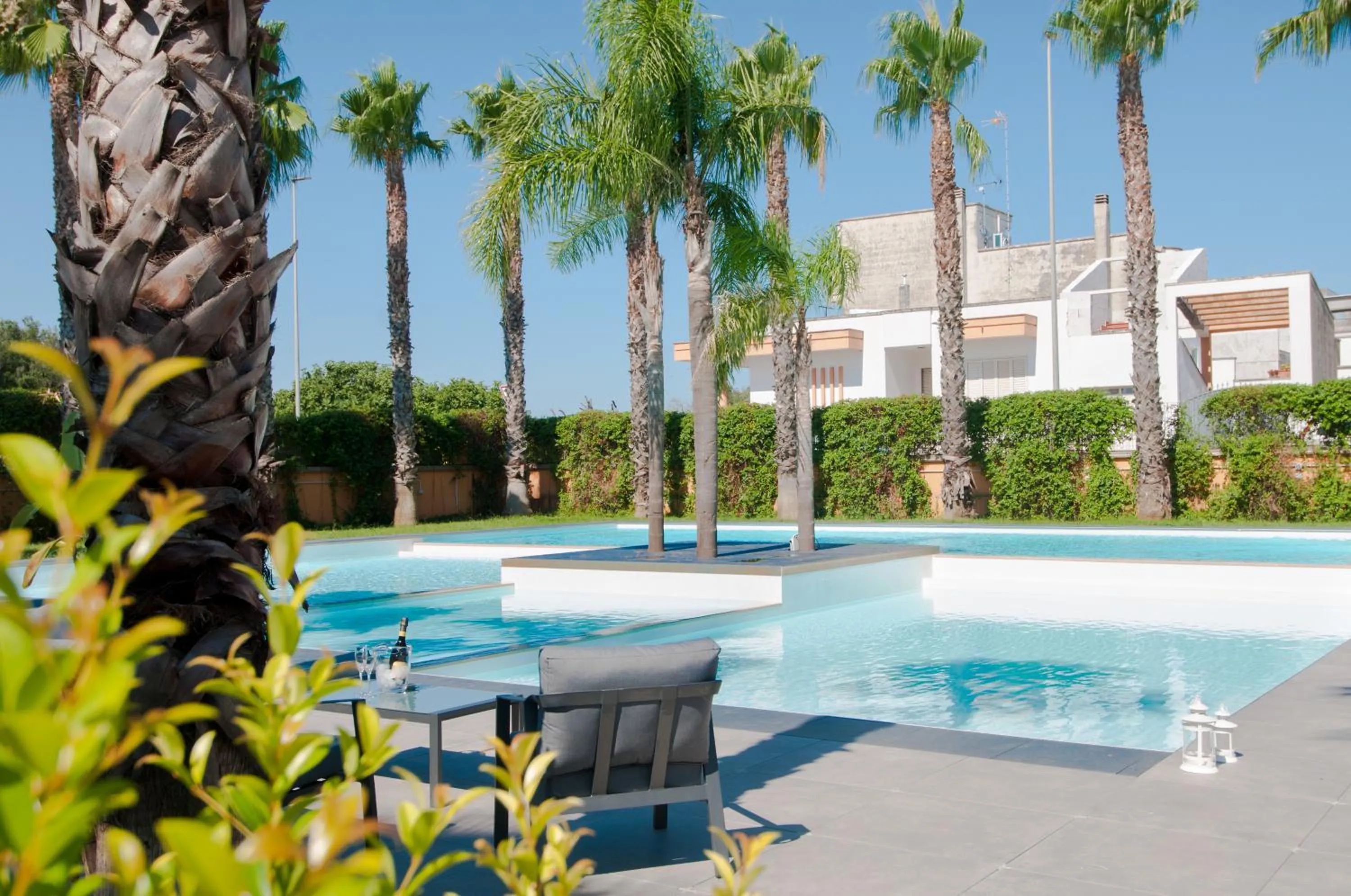 Swimming pool in Sanlu Hotel