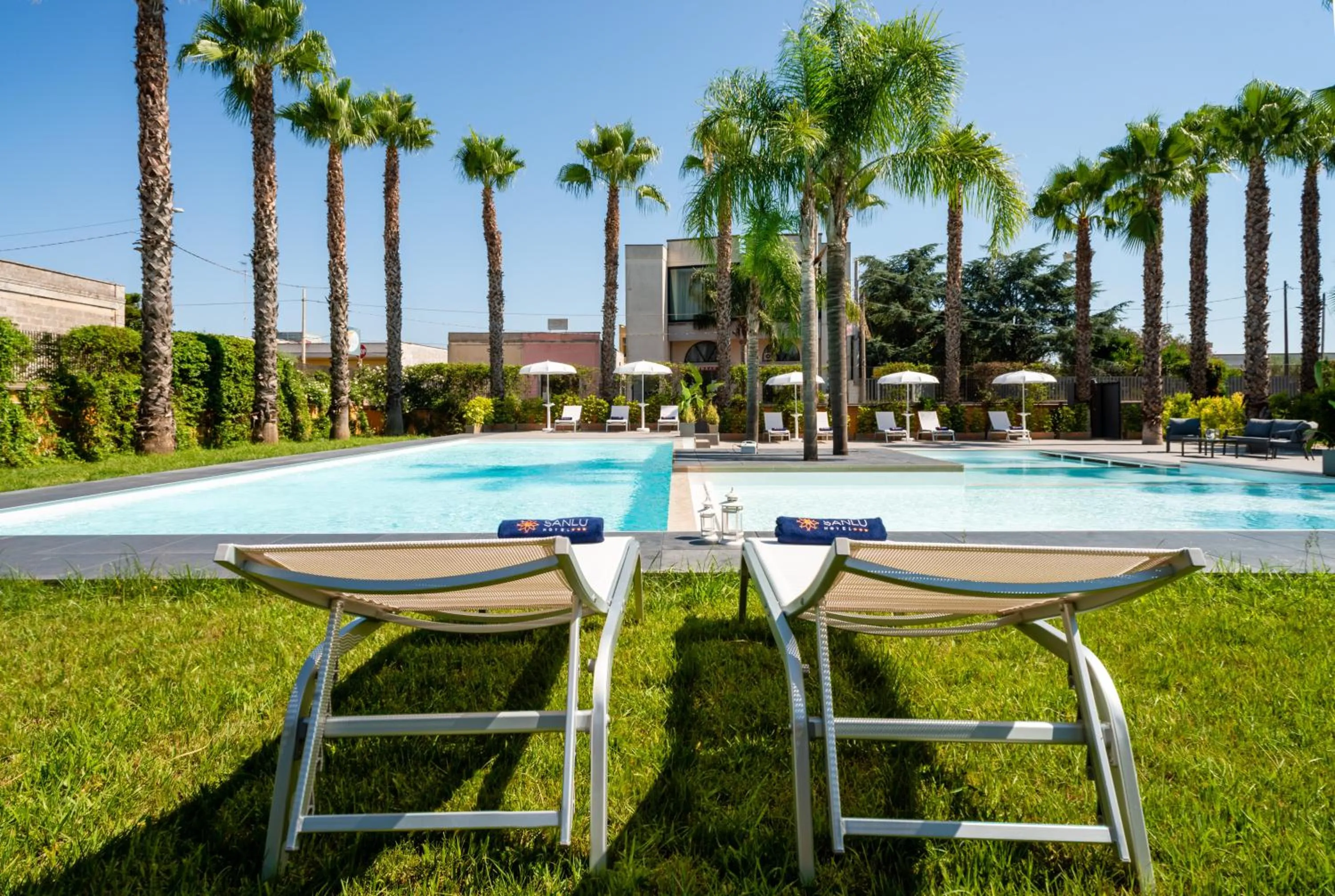 Swimming pool in Sanlu Hotel