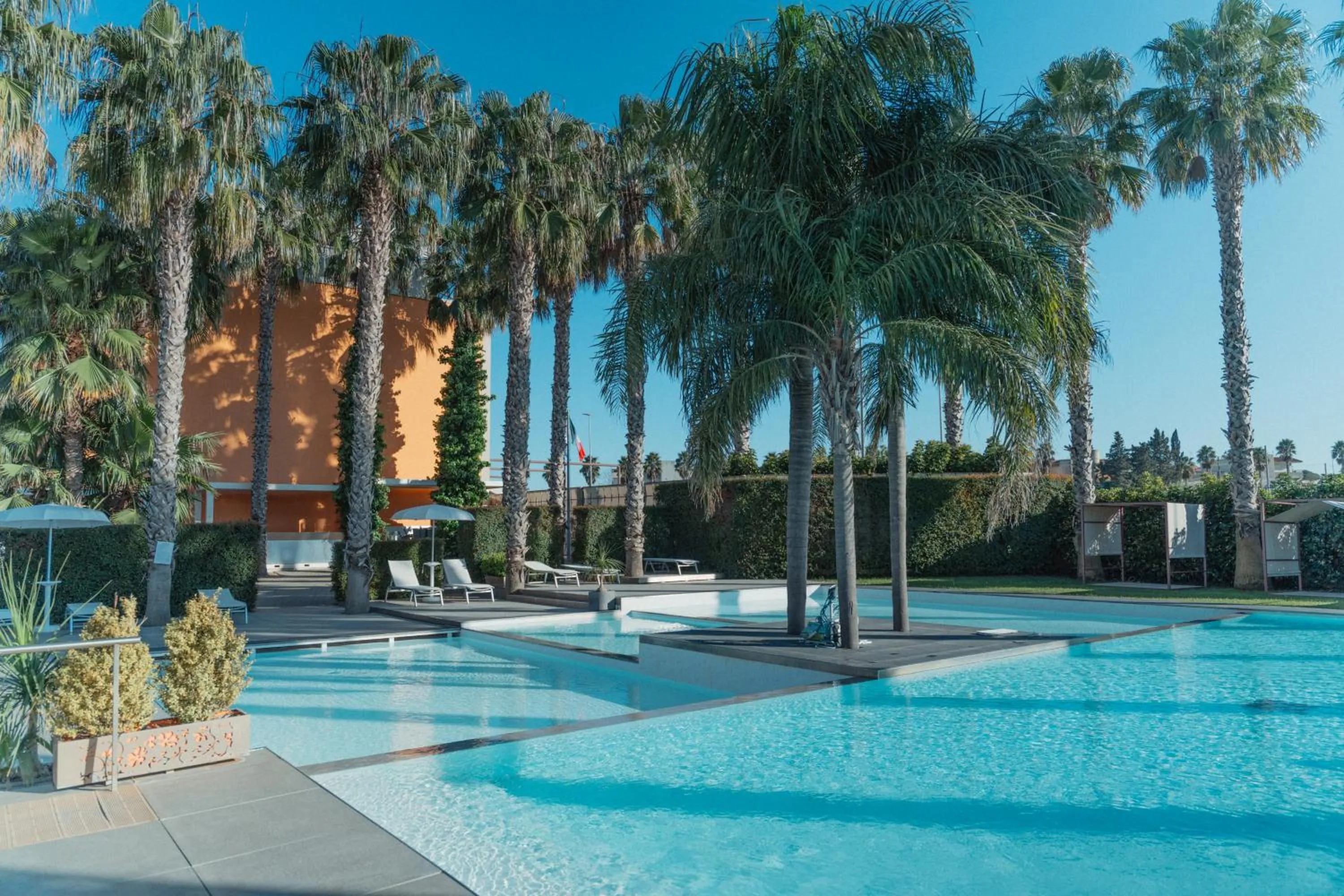 Swimming pool in Sanlu Hotel