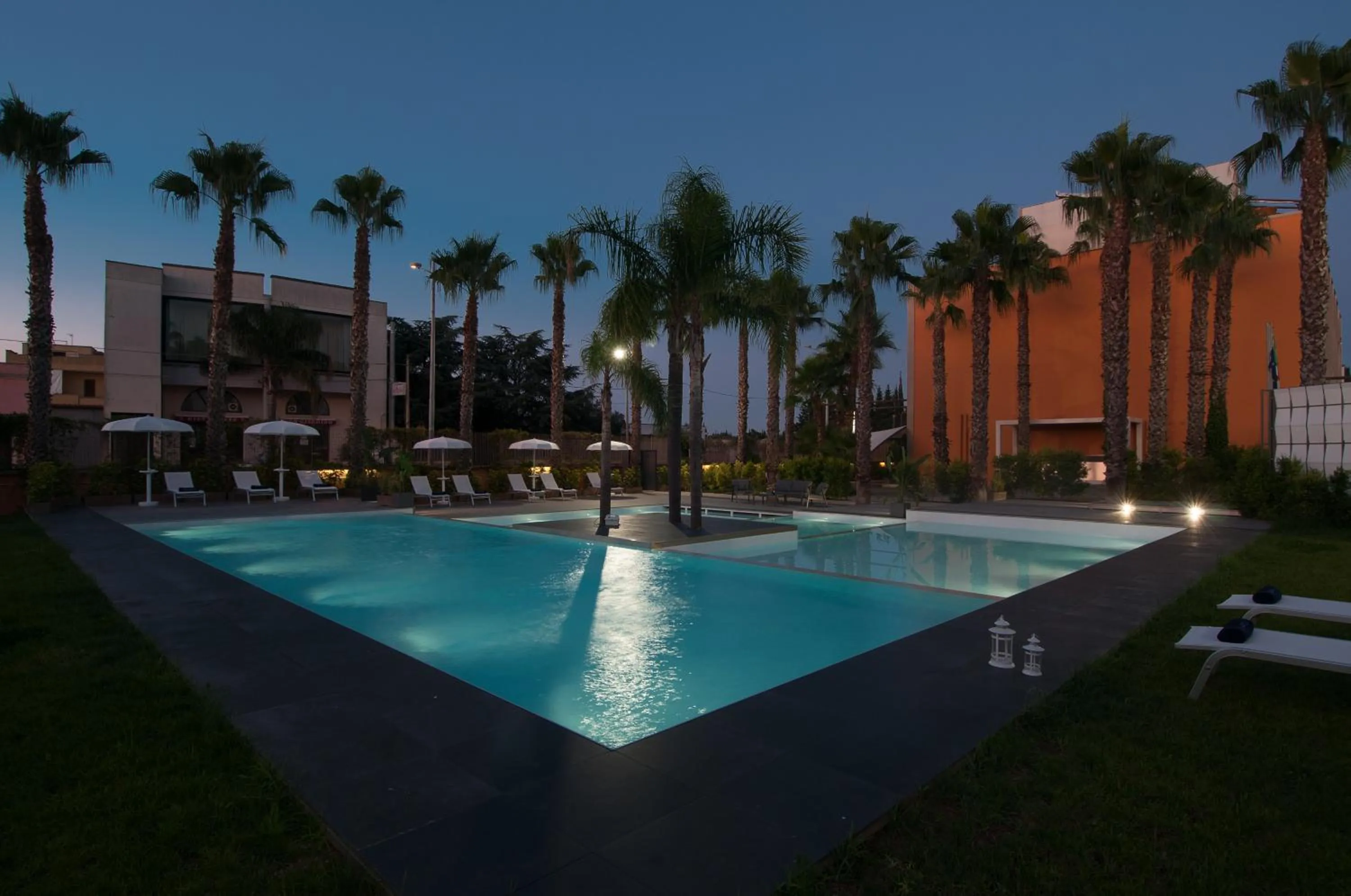 Swimming pool in Sanlu Hotel