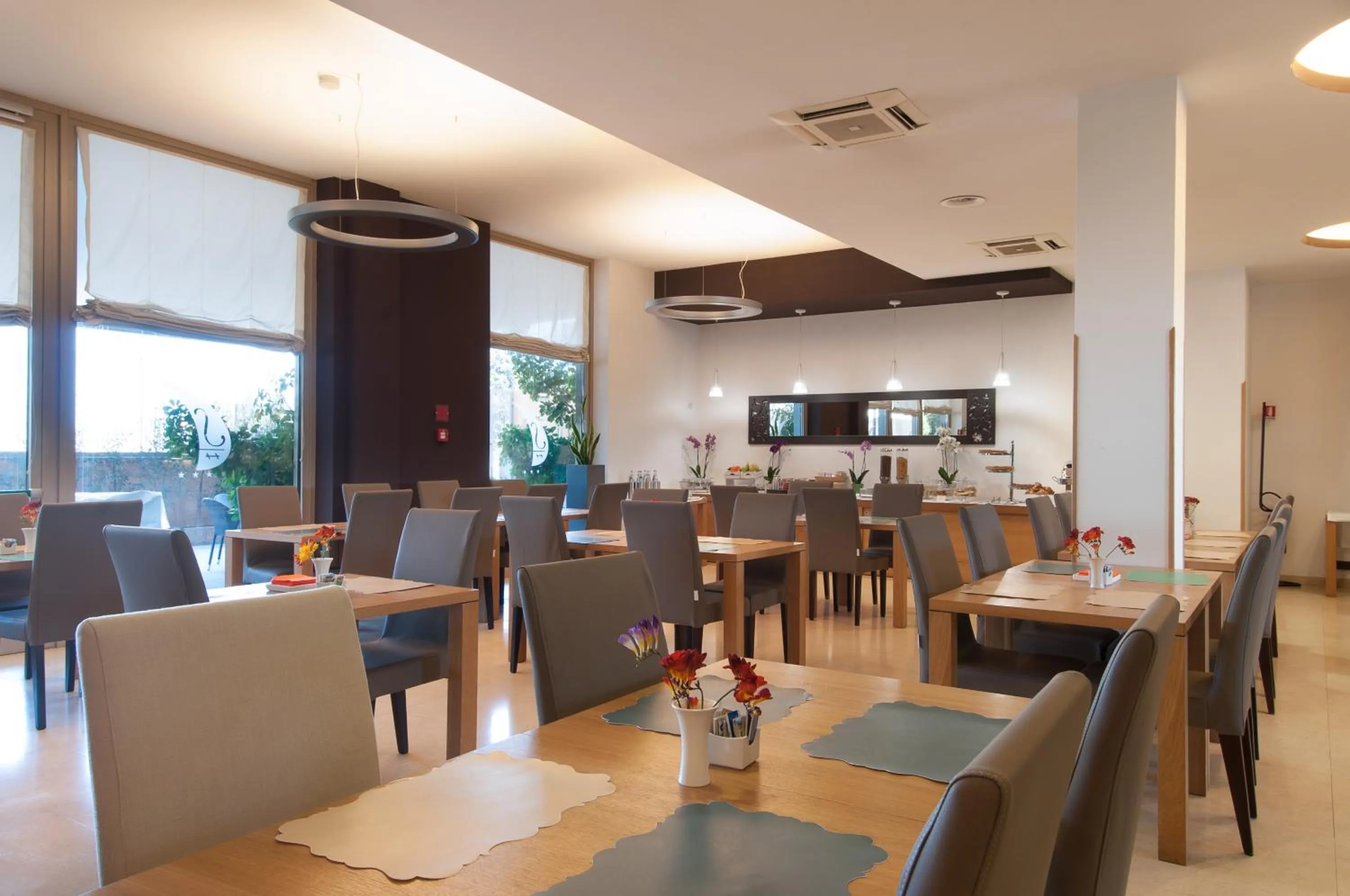 Restaurant/places to eat in Sanlu Hotel