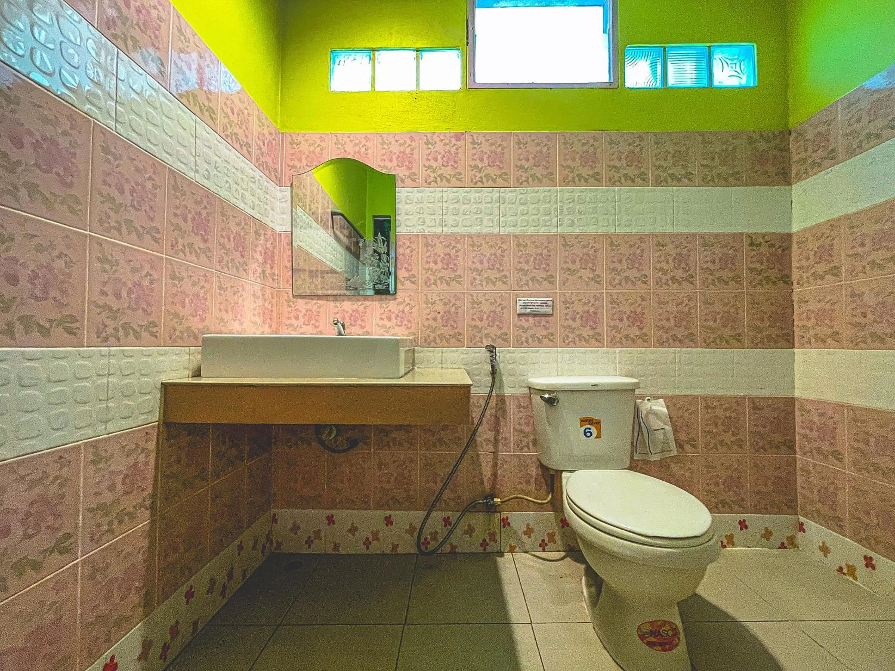 Bathroom in Kanta Hill Resort