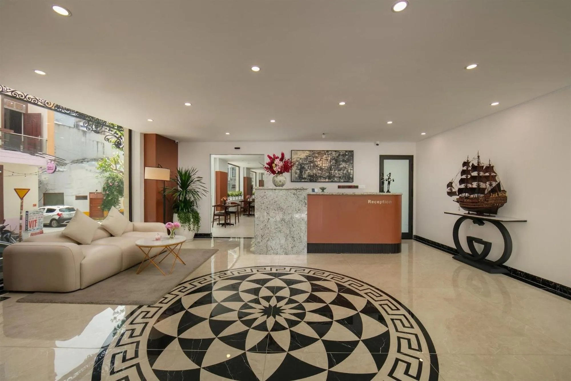 Lobby or reception in Amira Hotel Bắc Ninh