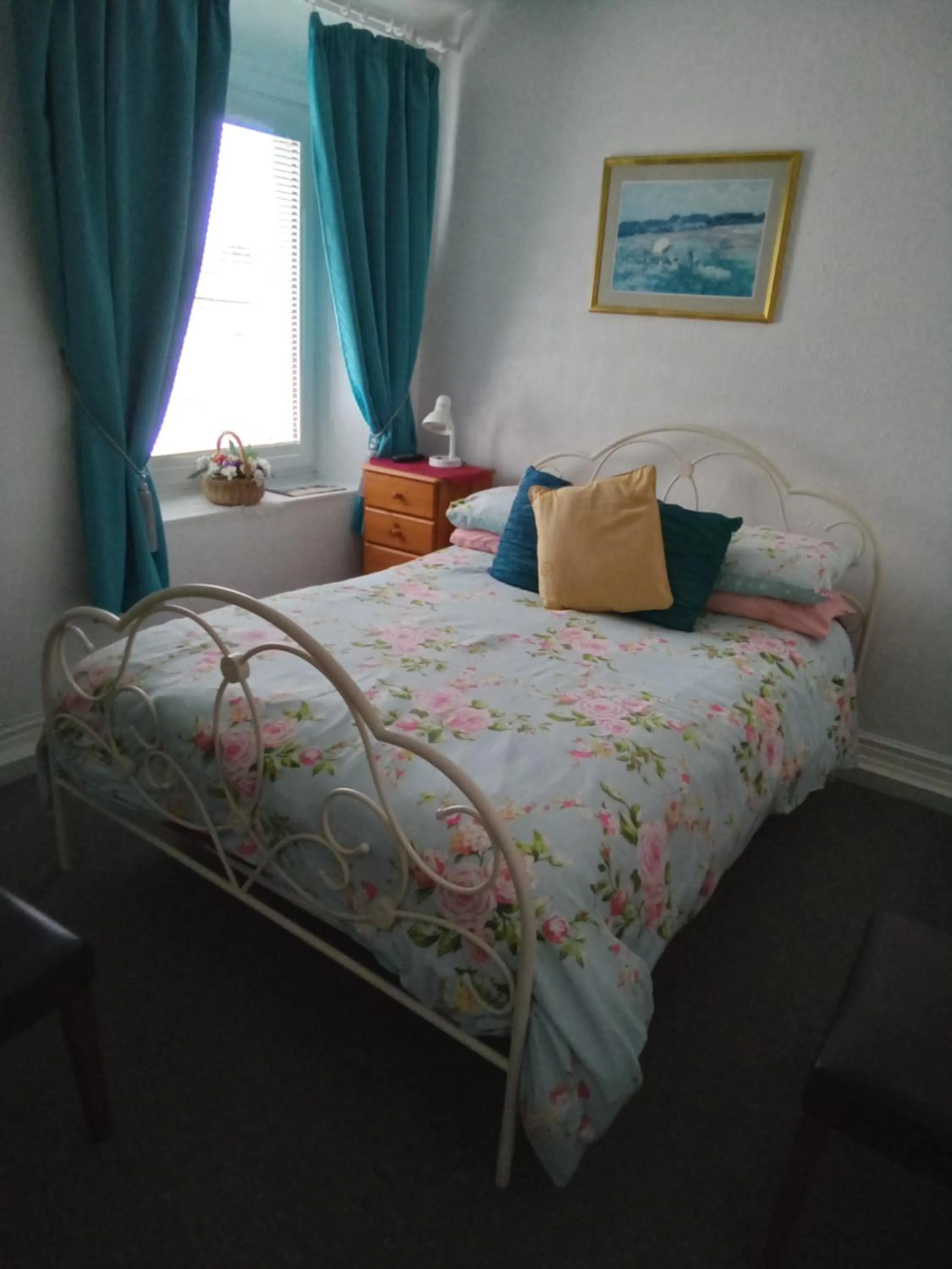 Photo of the whole room, Bed in Applebys Guest House