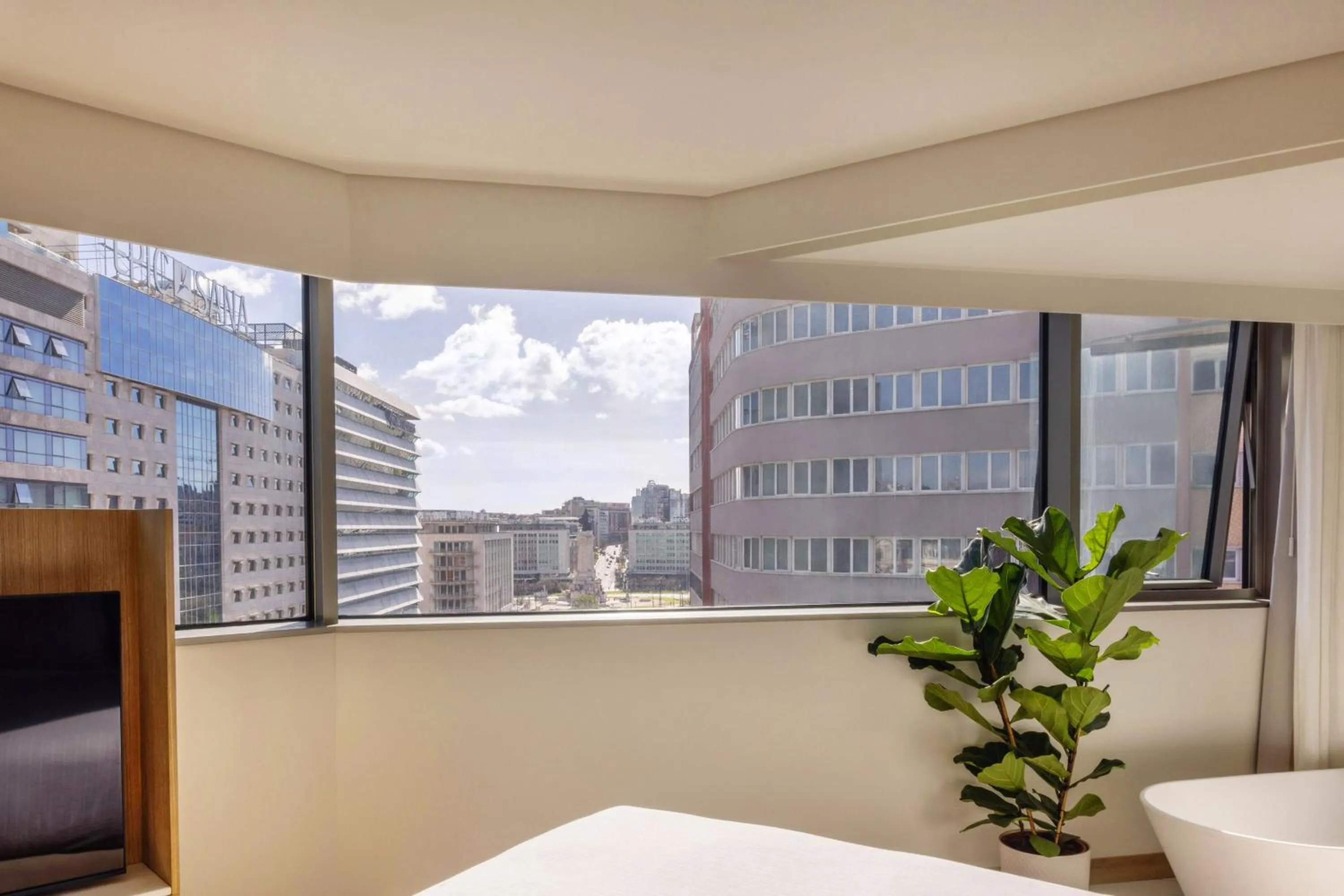 Property building, Bed in ME Lisbon