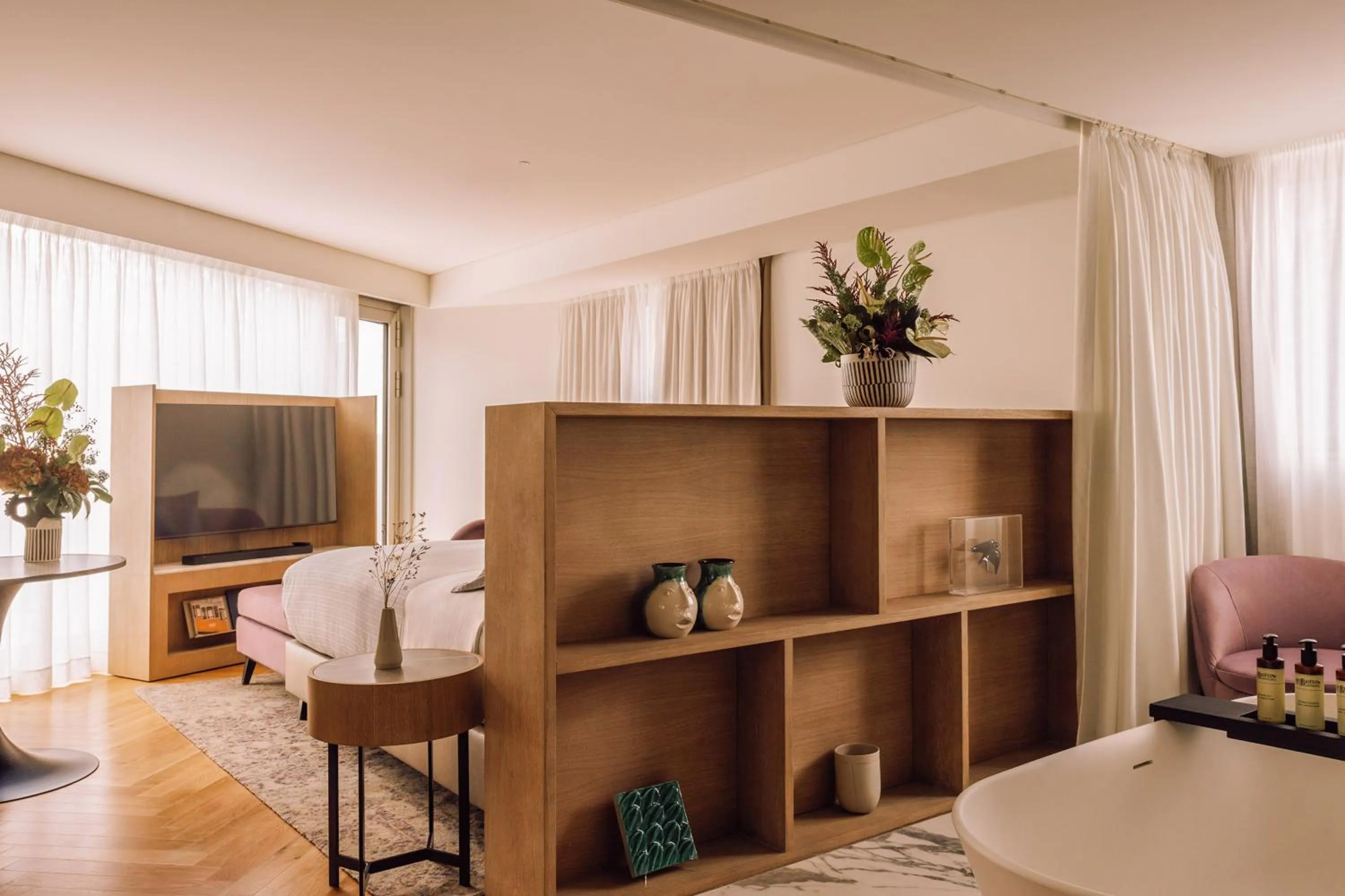 Bed in ME Lisbon by Meliá