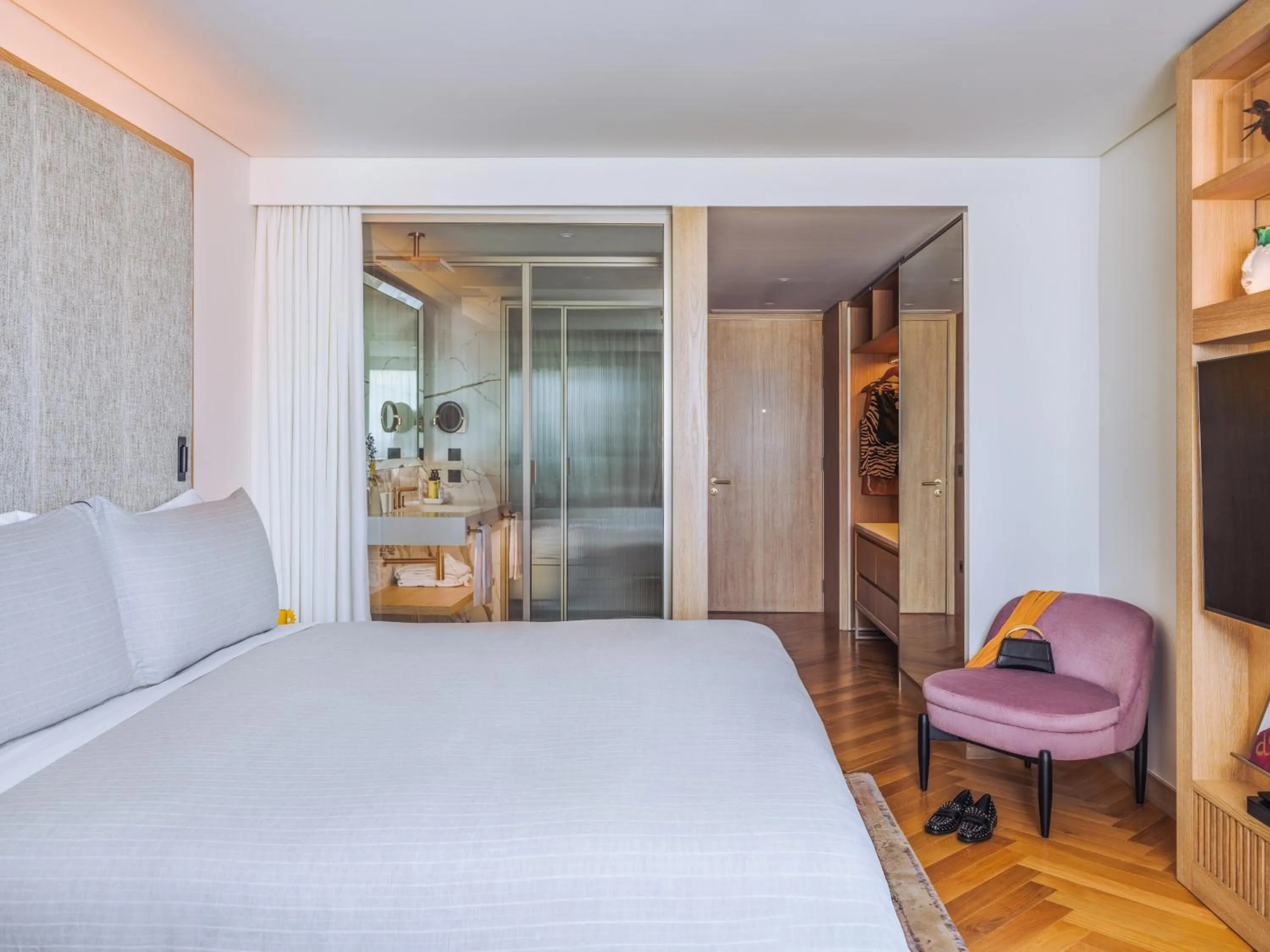 Bathroom, Bed in ME Lisbon by Meliá