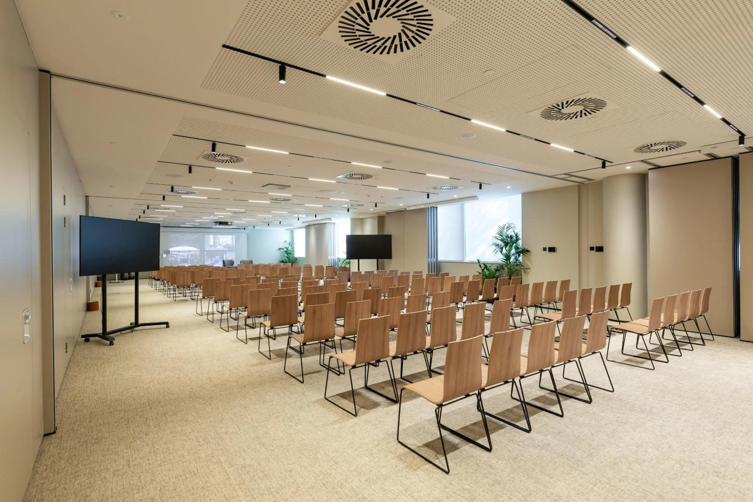 Meeting/conference room in ME Lisbon by Meliá