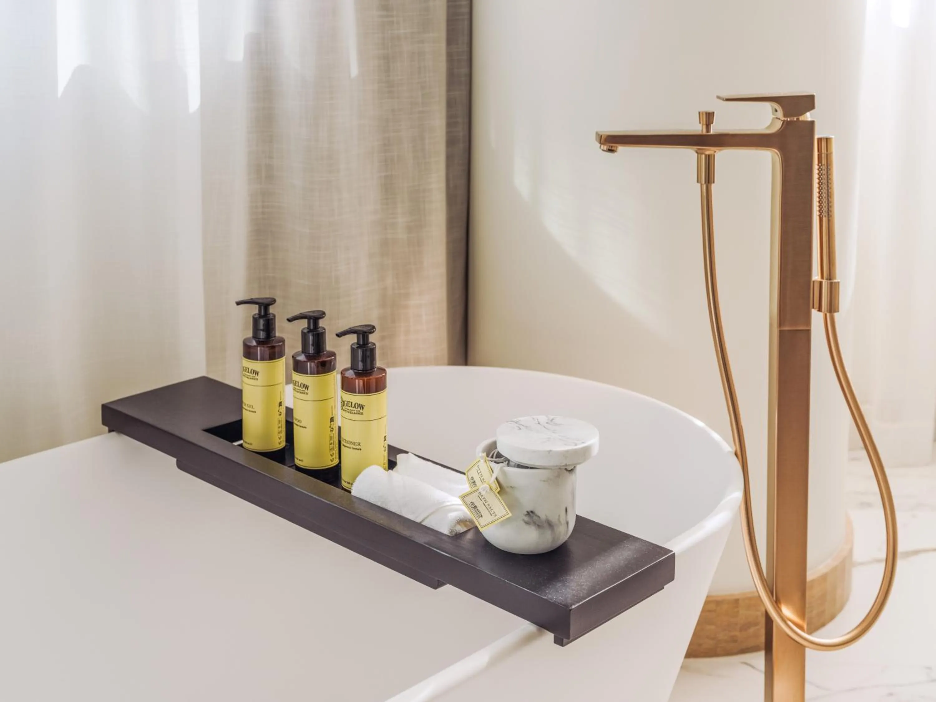 Bathroom in ME Lisbon by Meliá