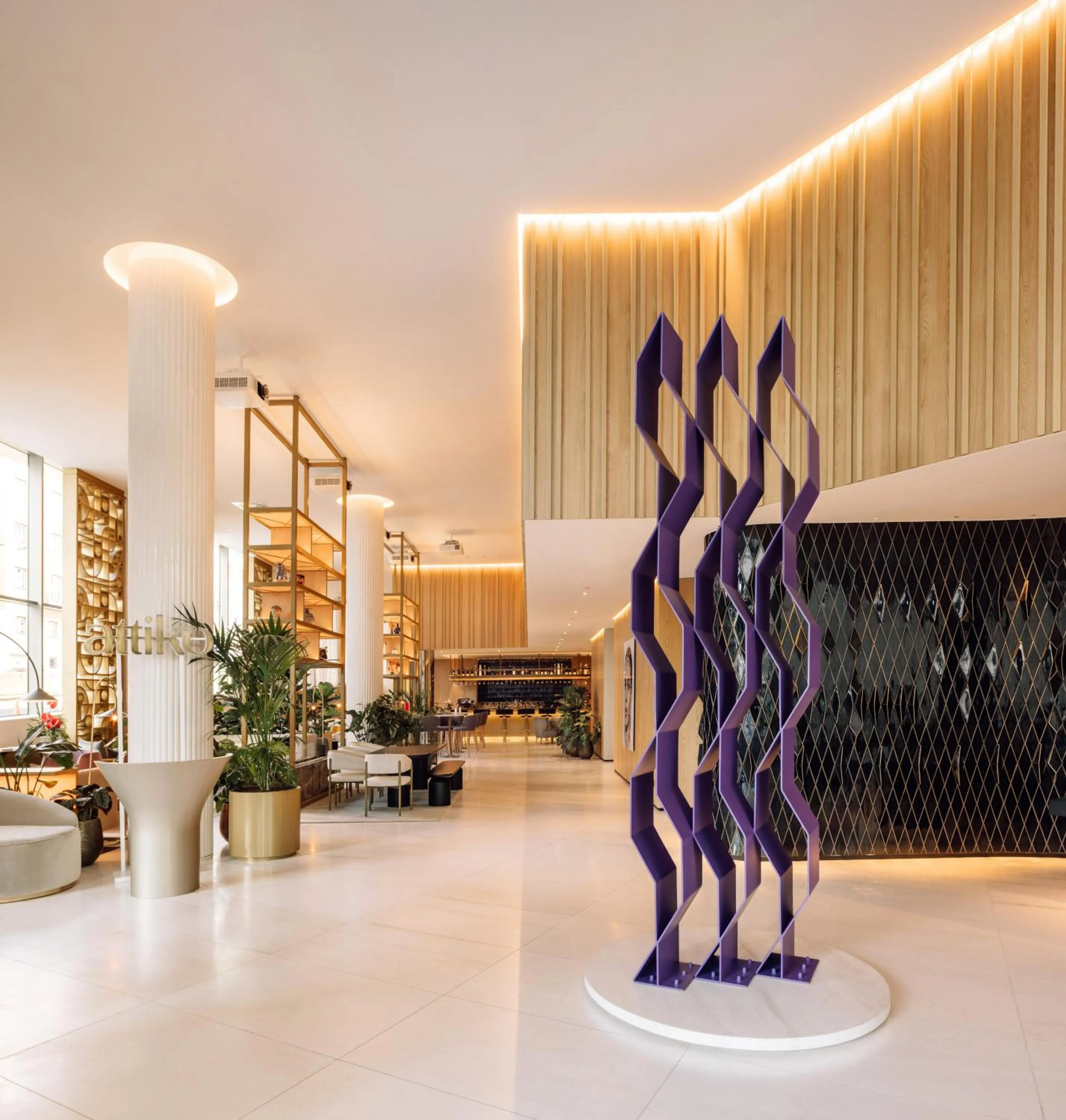 Lobby or reception in ME Lisbon by Meliá