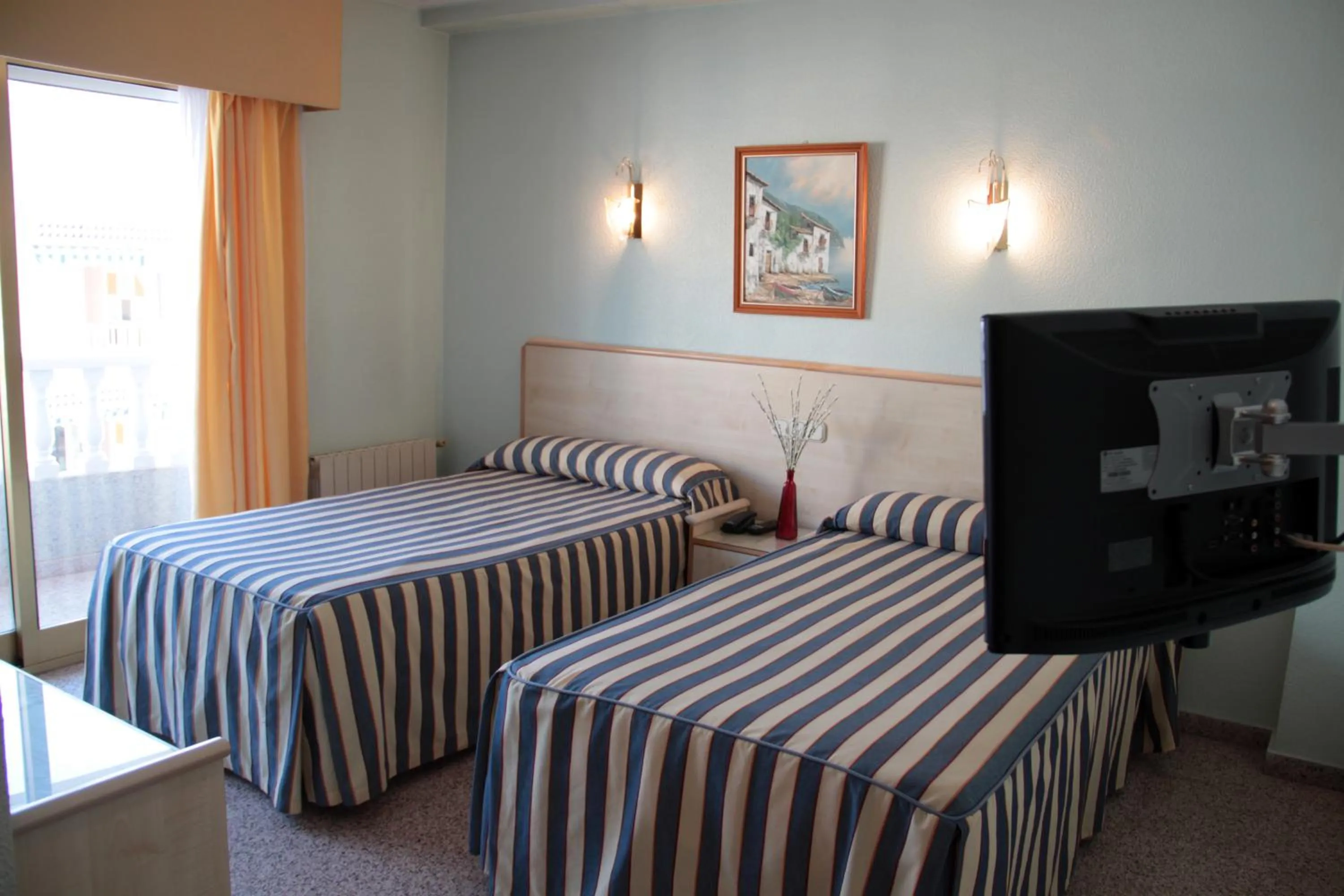 Photo of the whole room, Bed in Hotel Mediterráneo