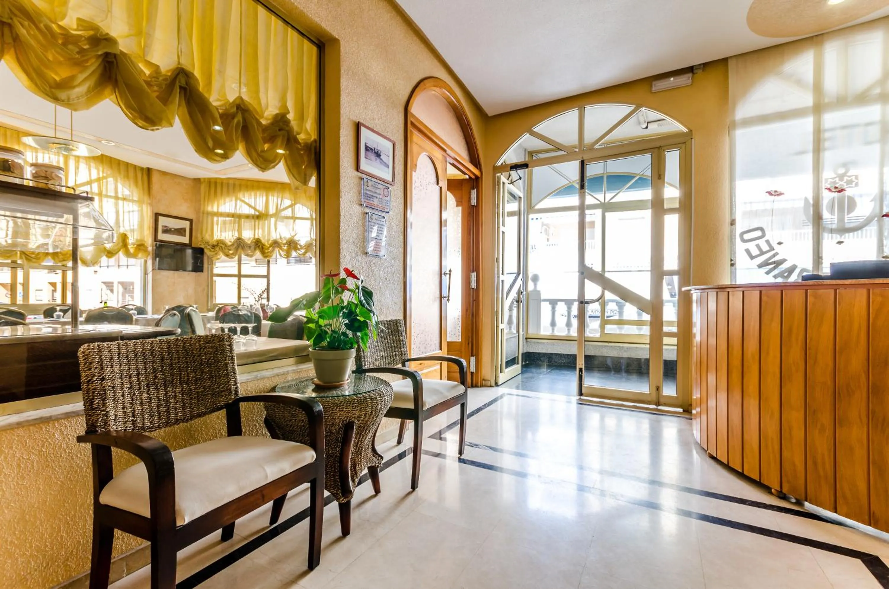 Day in Hotel Mediterráneo