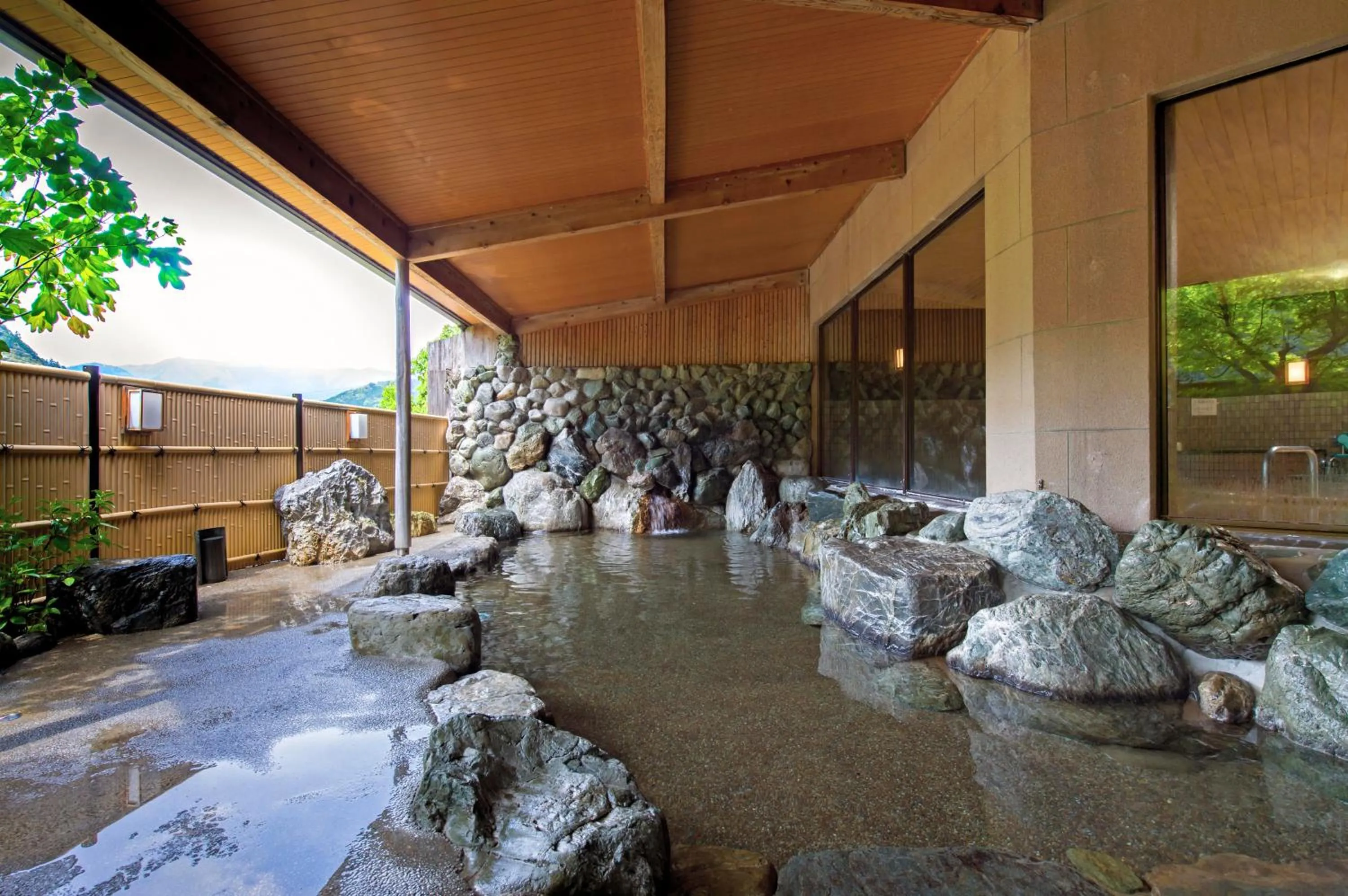 Open Air Bath in Wan Wan Paradise Matsusaka