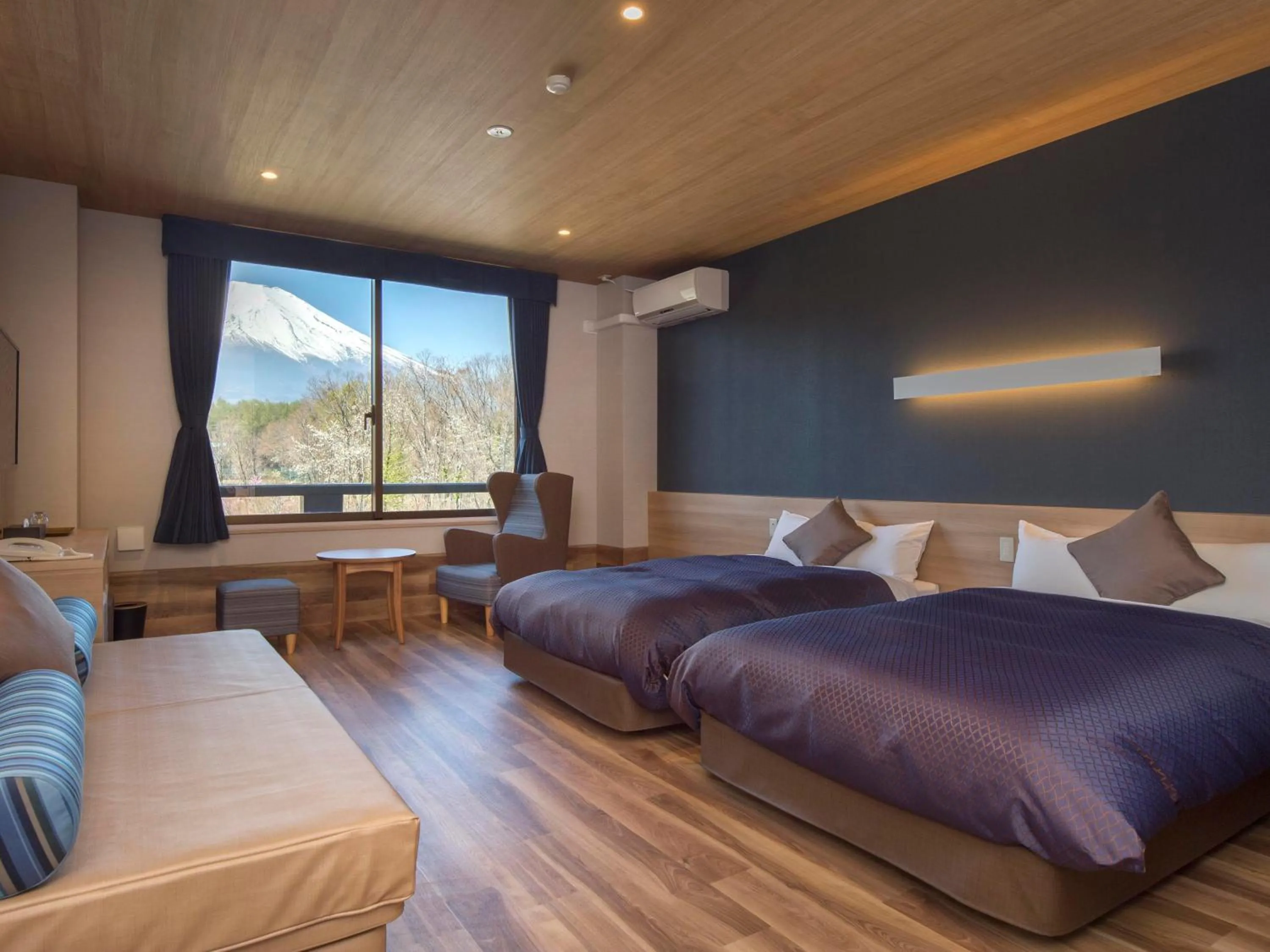 Photo of the whole room in Wan's Resort Yamanakako