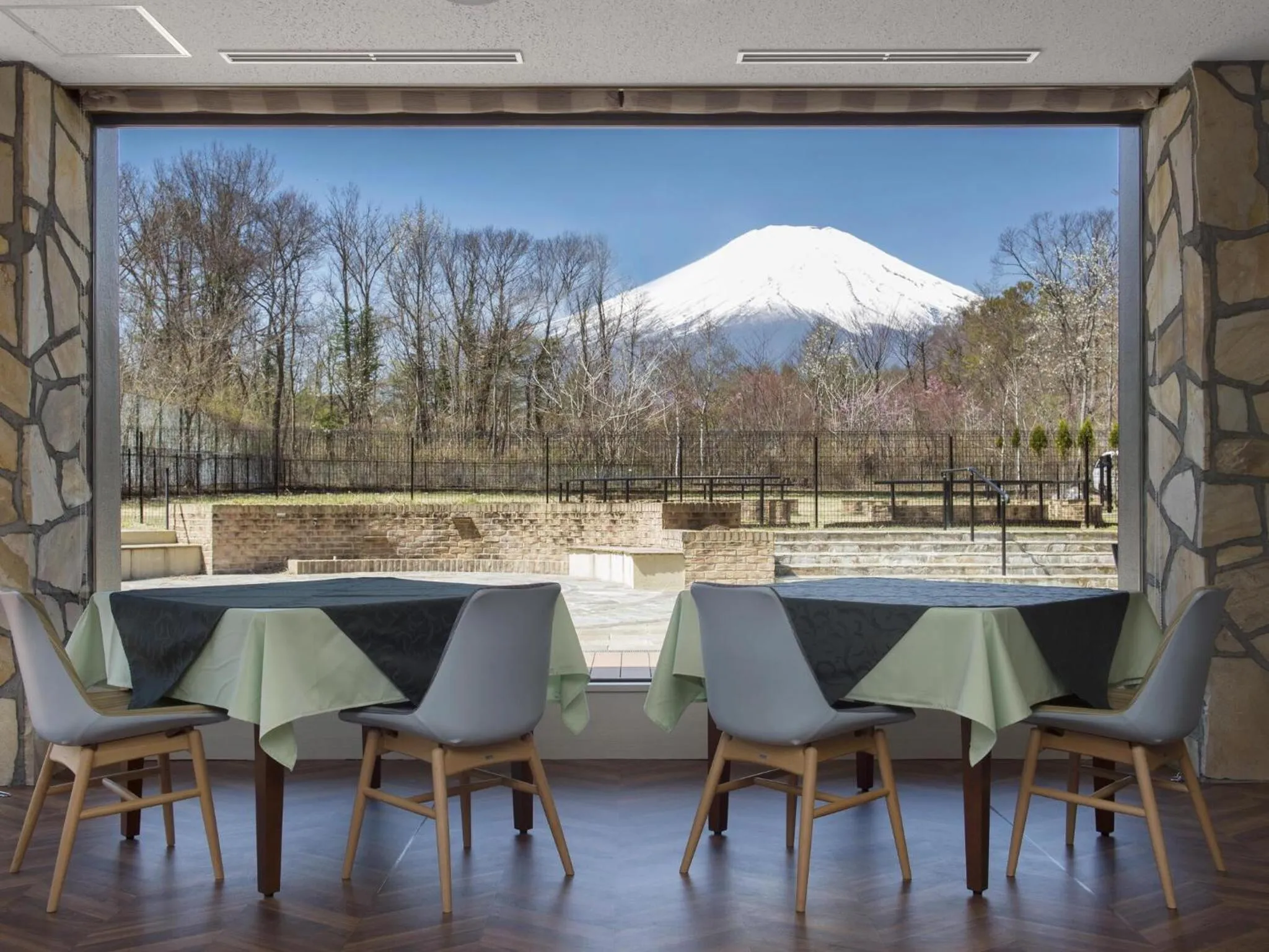 Restaurant/places to eat in Wan's Resort Yamanakako