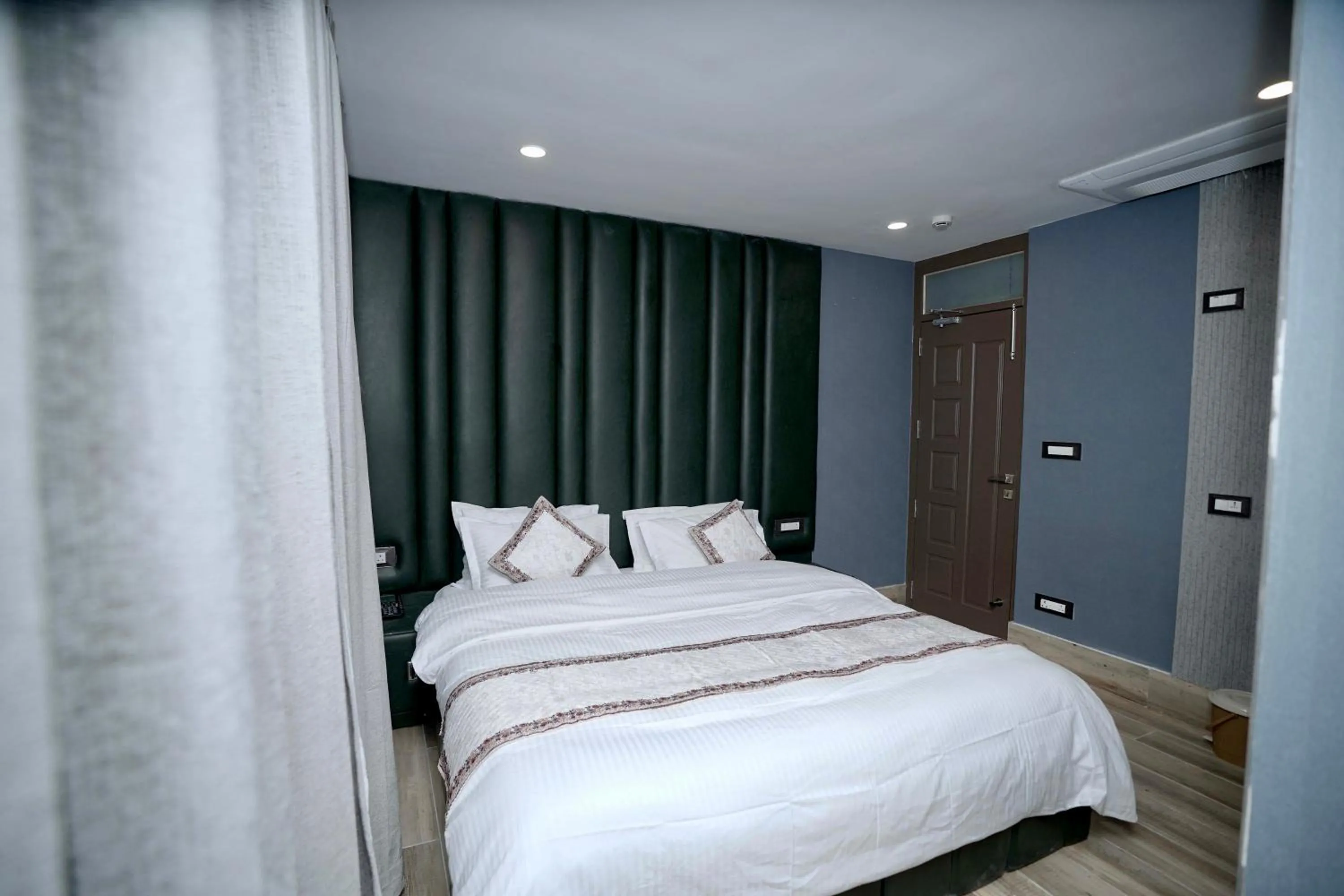 Superior Double Room in Hotel Asian Comfort